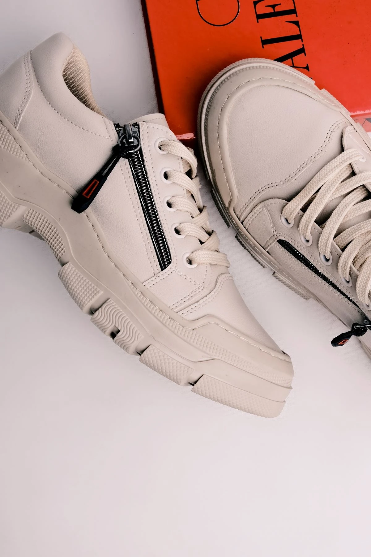 Kinsey Kadın Bağcık Ve Fermuar Detaylı Spor Ayakkabı