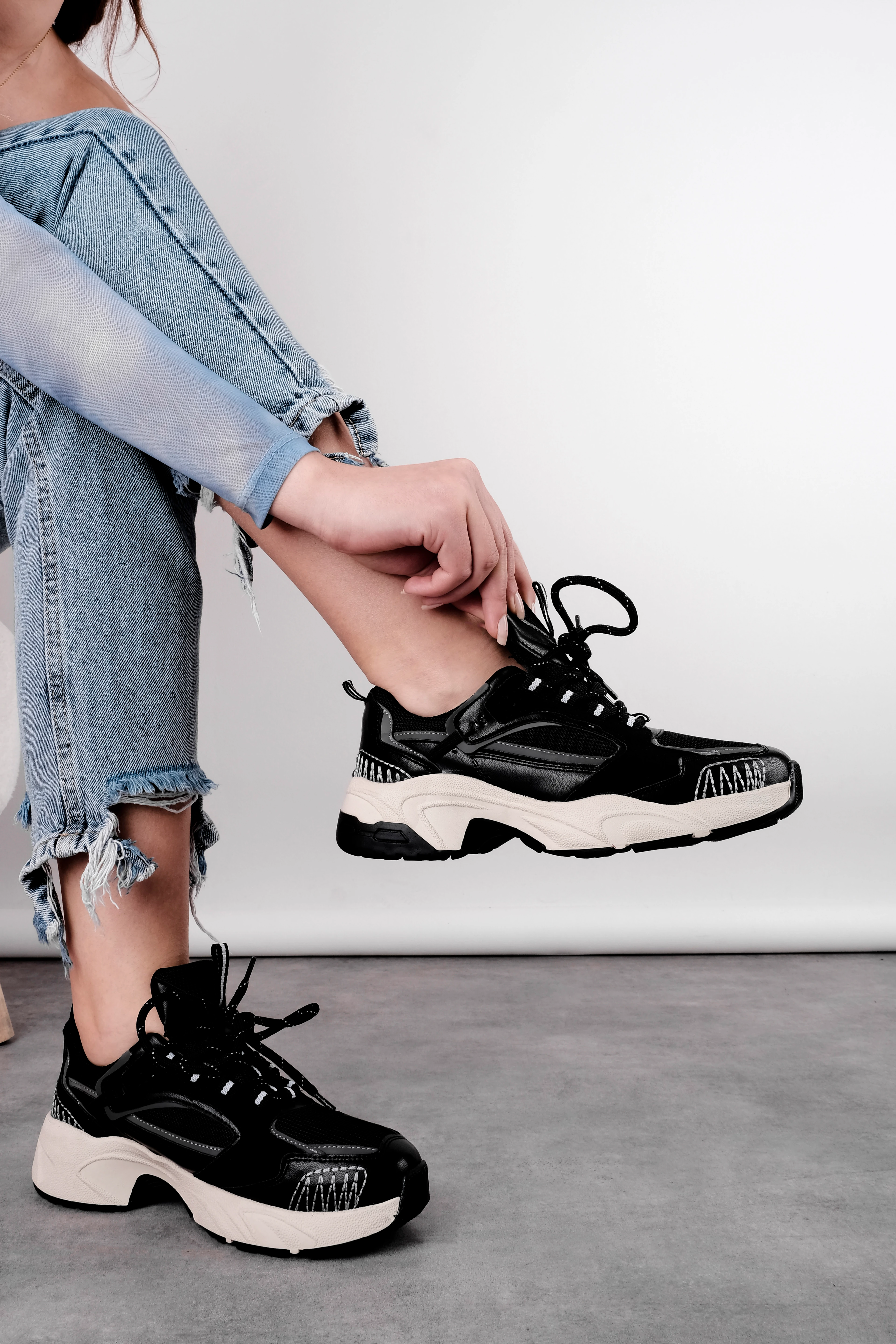 Eleanor Kadın Kenarlarından Dikiş Detaylı Bağcıklı Spor Ayakkabı - SİYAH