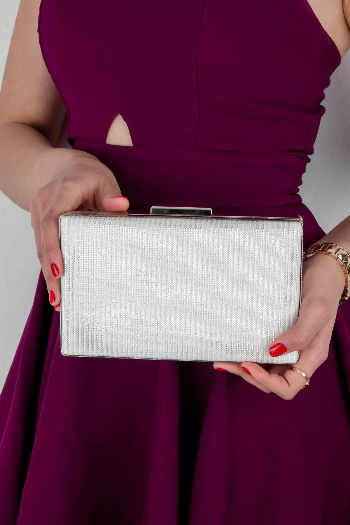 ABİYE PORTFÖY SİMLİ EL ÇANTASI