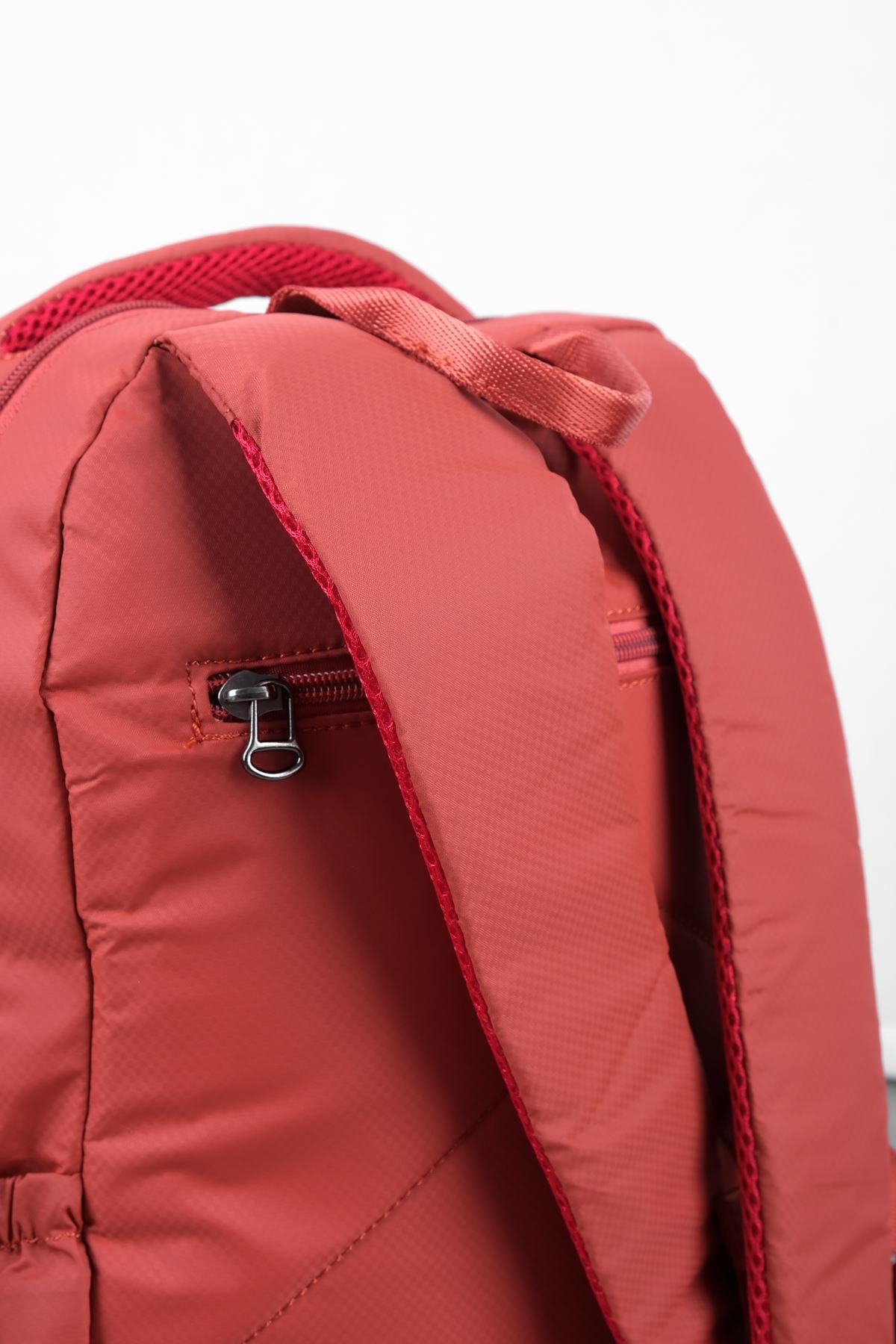 Unısex Önünden Tek Göz Detaylı Sırt Çantası(571-13-9E) 2853 - Kırmızı