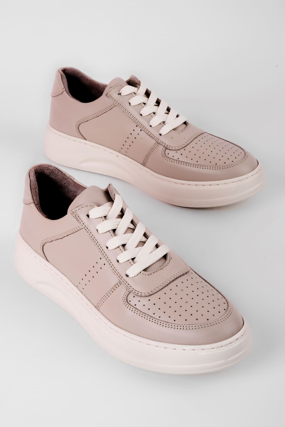 Beatrix Kadın Hakiki Deri Bağcıklı Dikiş Detaylı Günlük Ayakkabı