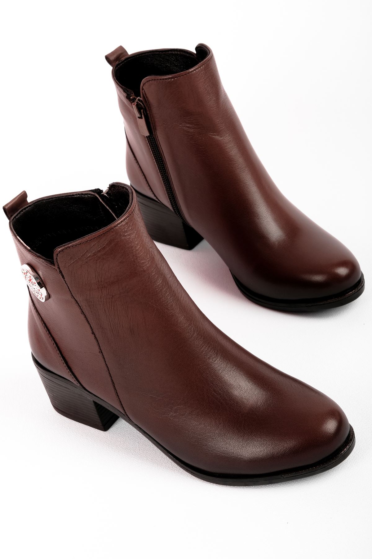 Pela Kadın Hakiki Deri Gümüş Toka Detaylı Fermuarlı Topuklu Bot b4199