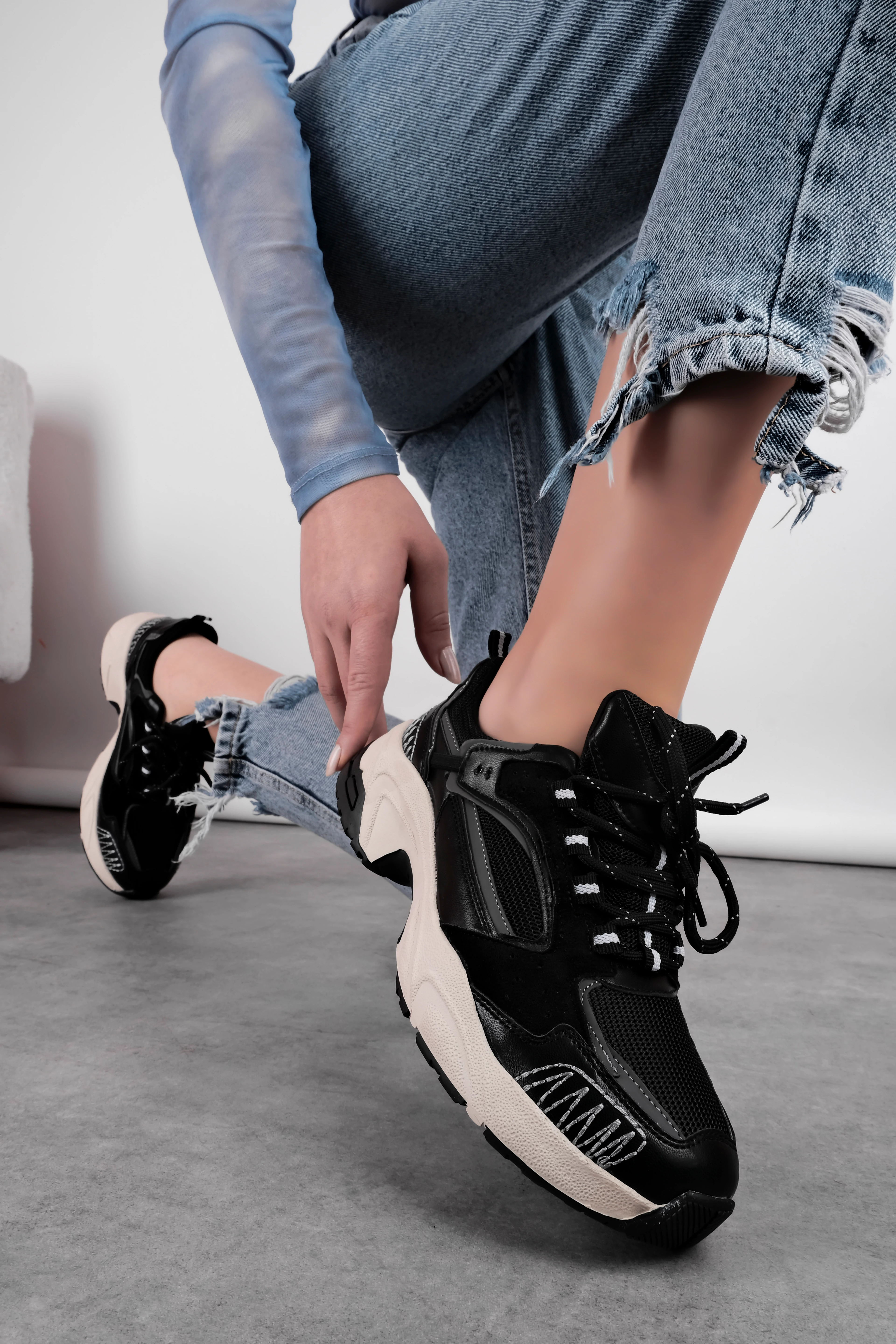 Eleanor Kadın Kenarlarından Dikiş Detaylı Bağcıklı Spor Ayakkabı - SİYAH