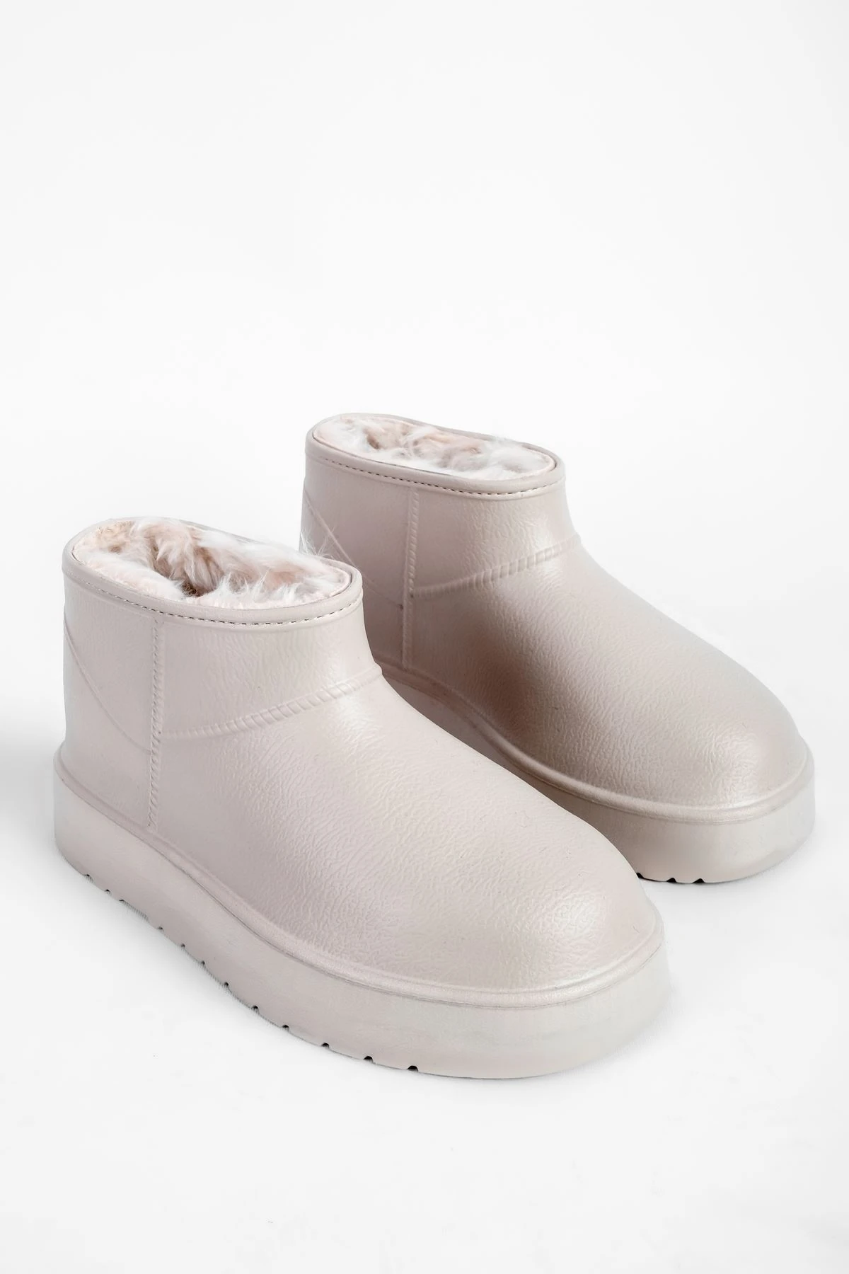 Rude Kadın İçi Tüylü Cilt Deri Detaylı Bilek Boy Bot b4172 - Krem