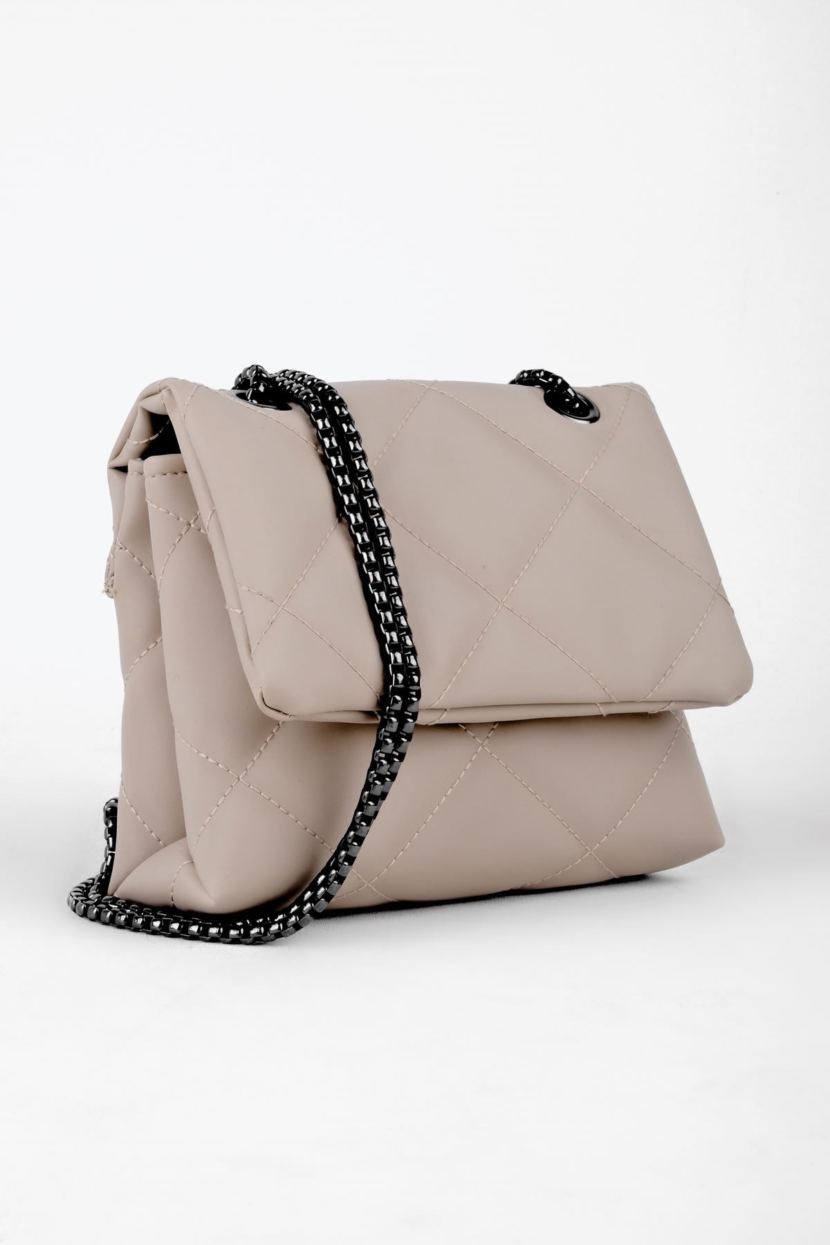 Kadın Zincirli Çapraz Çanta Kapitoneli