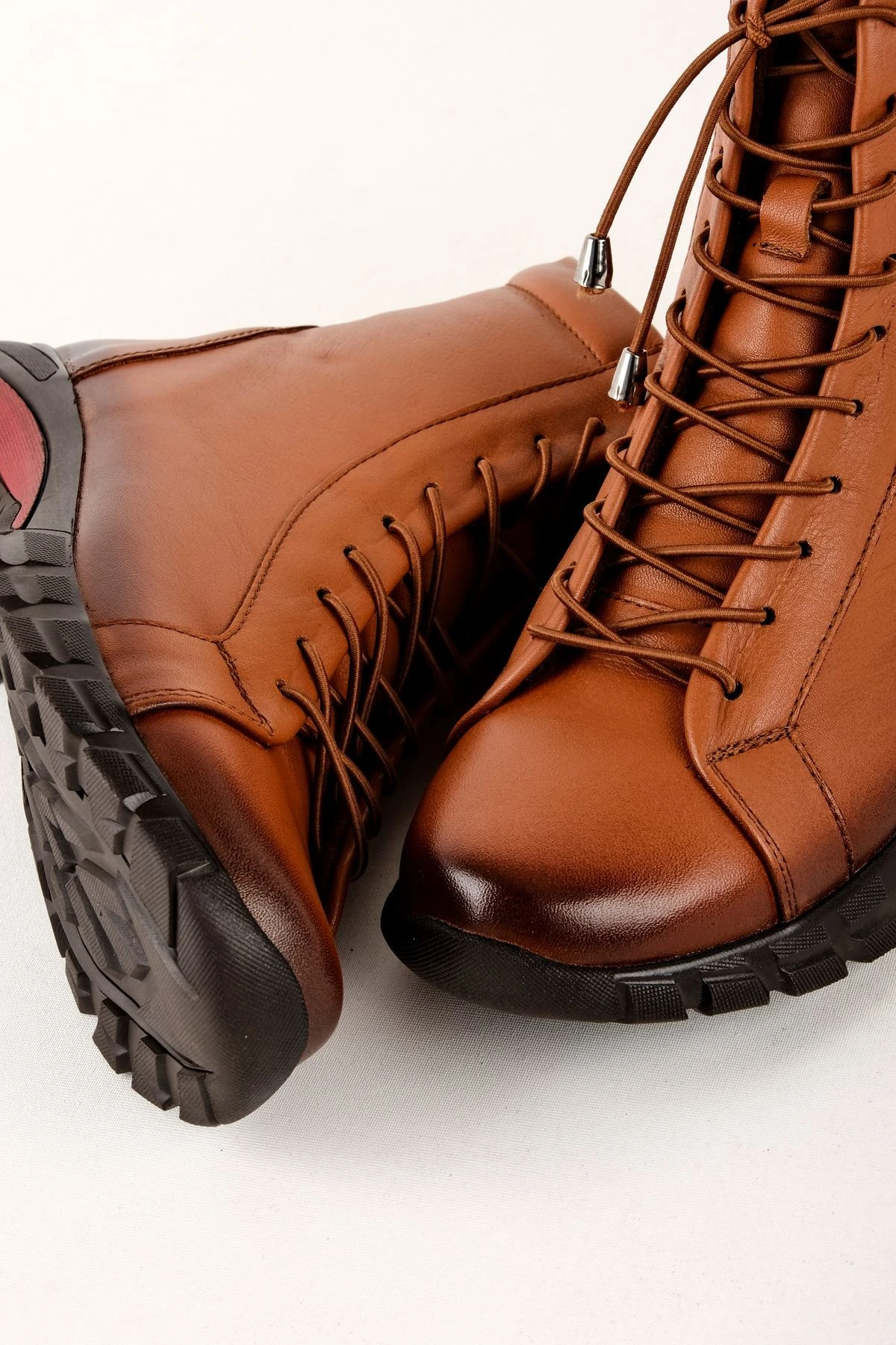 Ovva Kadın Hakiki Deri Bağcık Detaylı Fermuarlı Bot