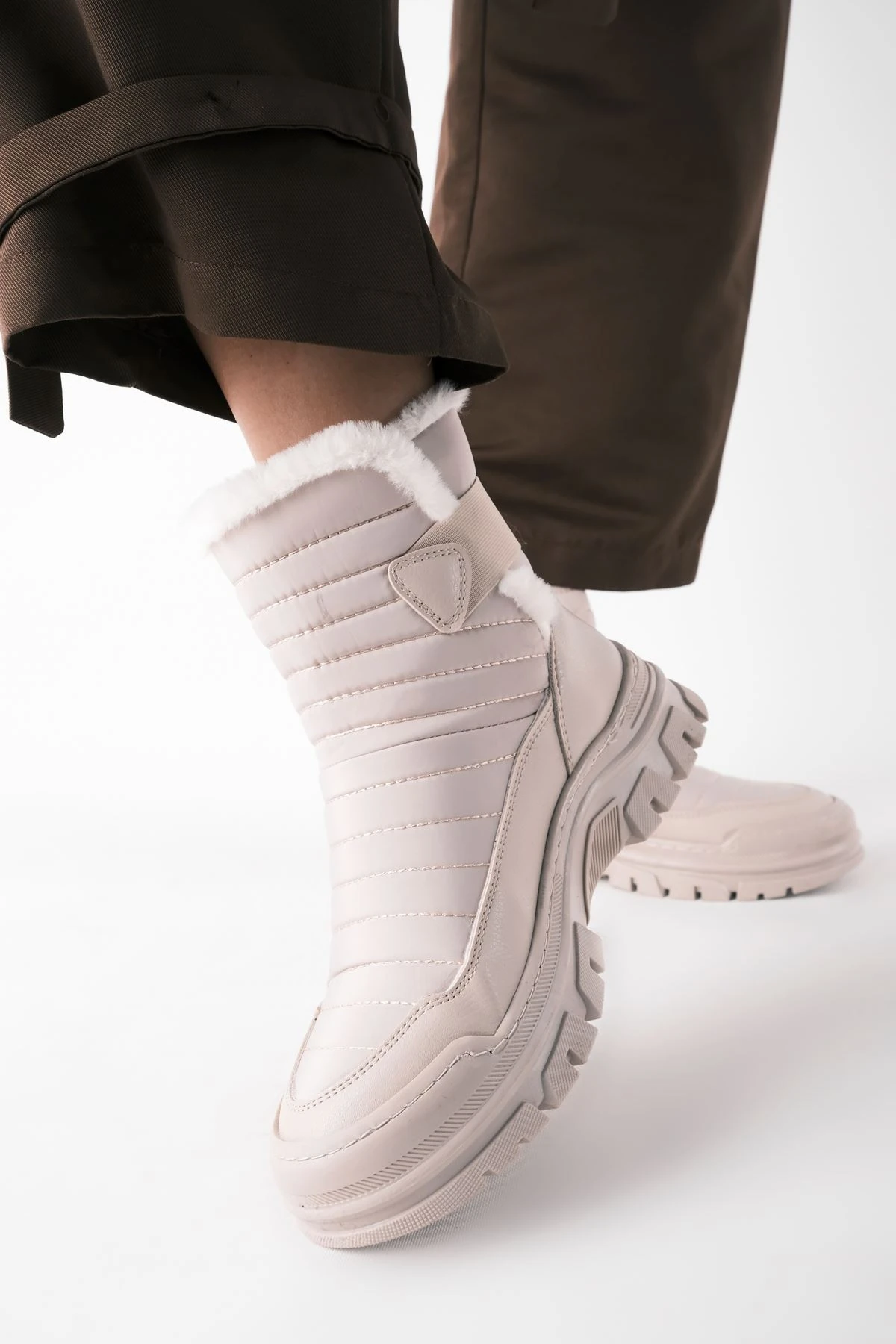 Harper Kadın Arkasından Lastik Detaylı İçi Tüylü Kar Botu 3481