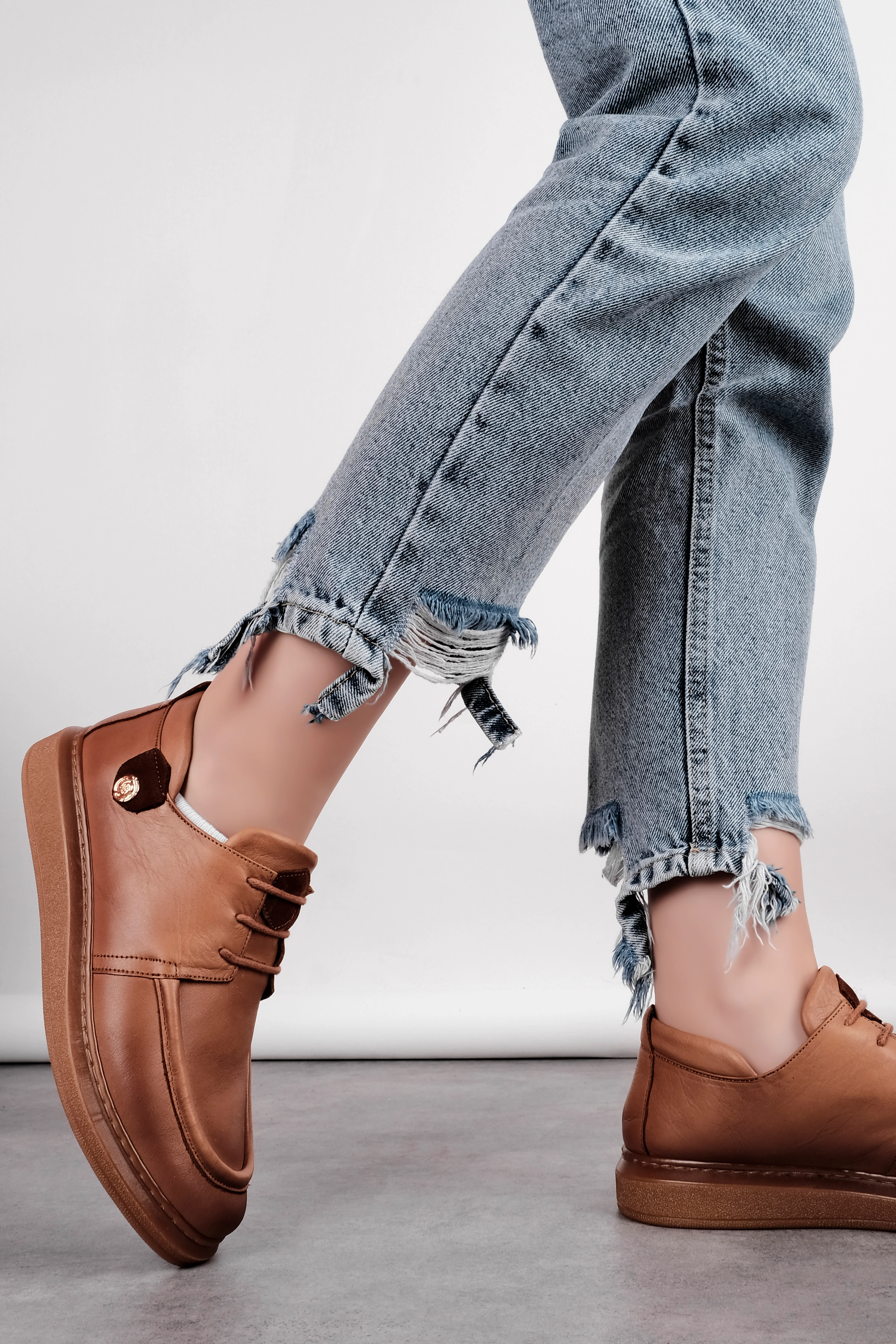 Erin KAdın Hakiki Deri Yanından Yuvarlak Metal Detaylı Casual Ayakkabı - Taba