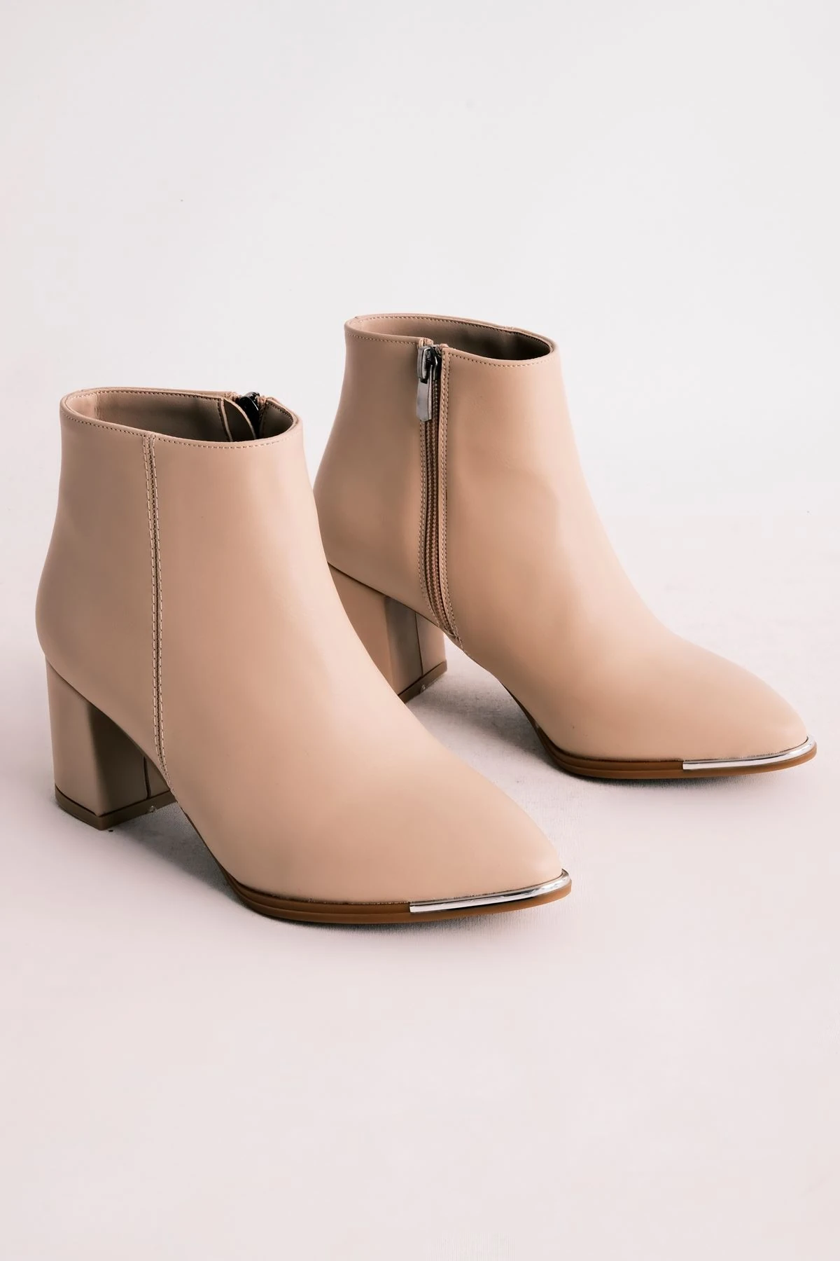 Evan Kadın Sivri Burun Önü Metay Detaylı Topuklu Bot