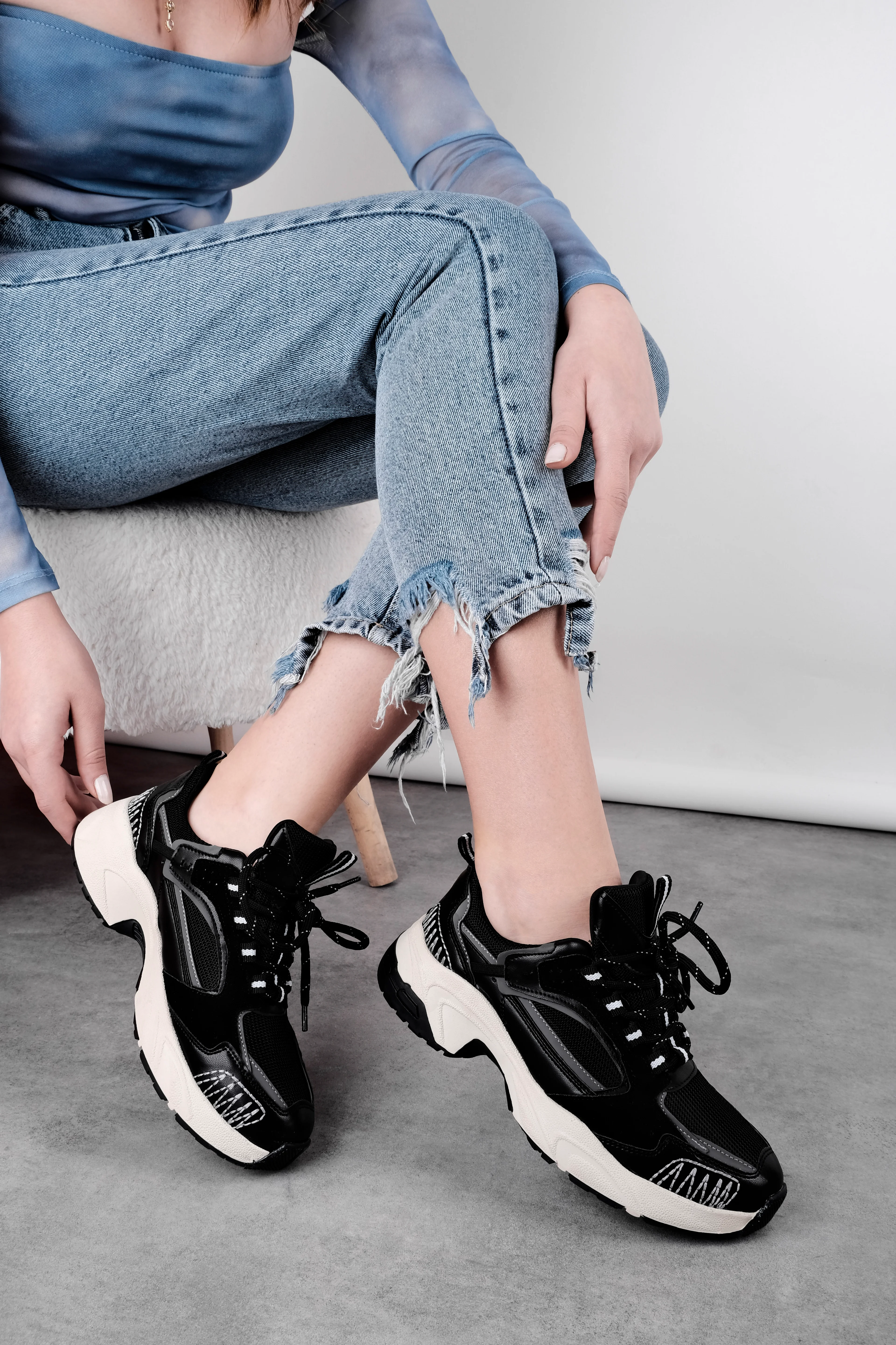 Eleanor Kadın Kenarlarından Dikiş Detaylı Bağcıklı Spor Ayakkabı - SİYAH