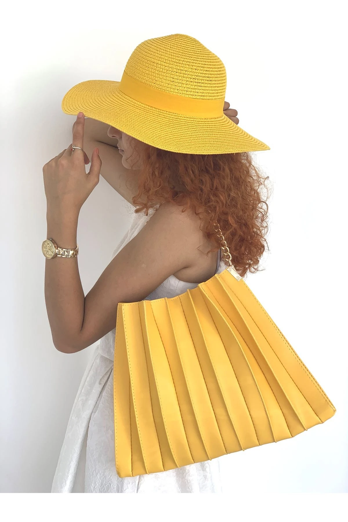 ZİNÇİRLİ PİLELİ ÇAPRAZ ÇANTA