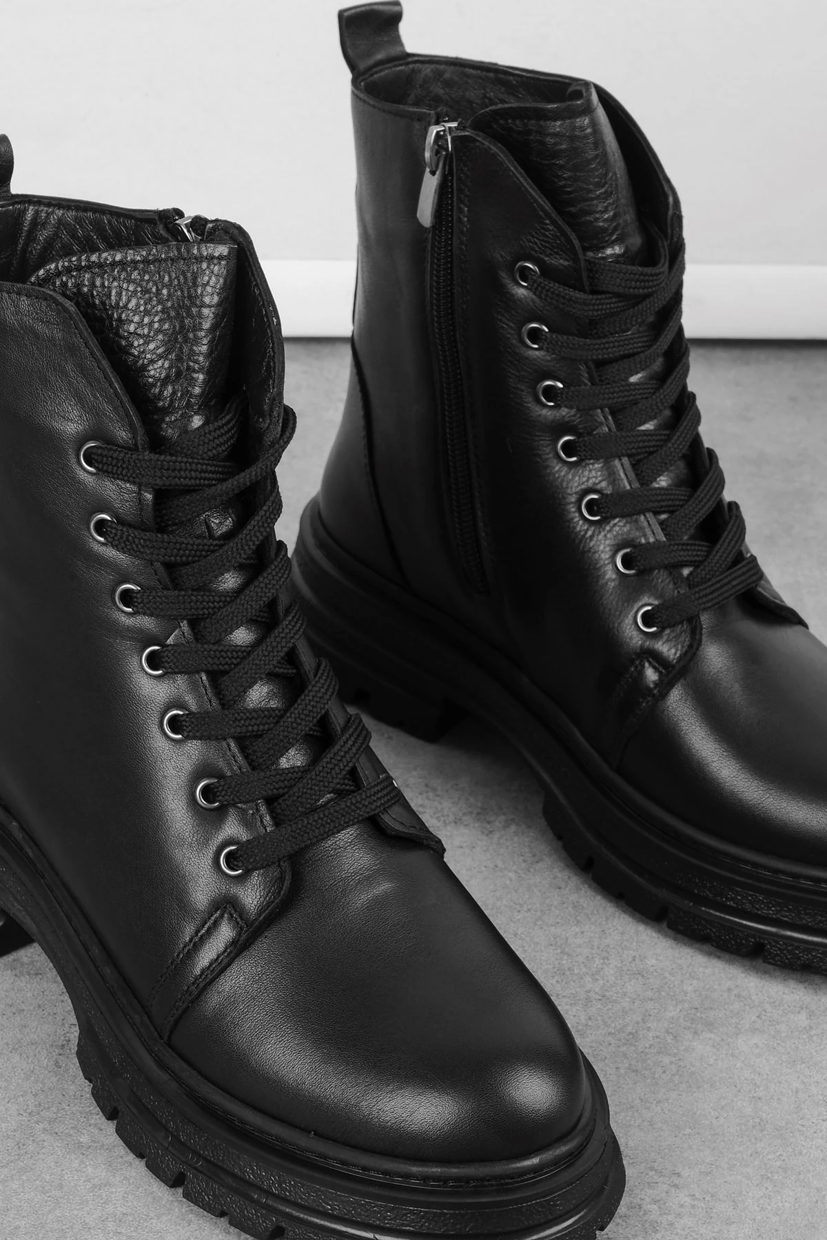 Avrıl Kadın Hakiki Deri Bağcık Detaylı Fermuarlı Postal 4119 - siyah