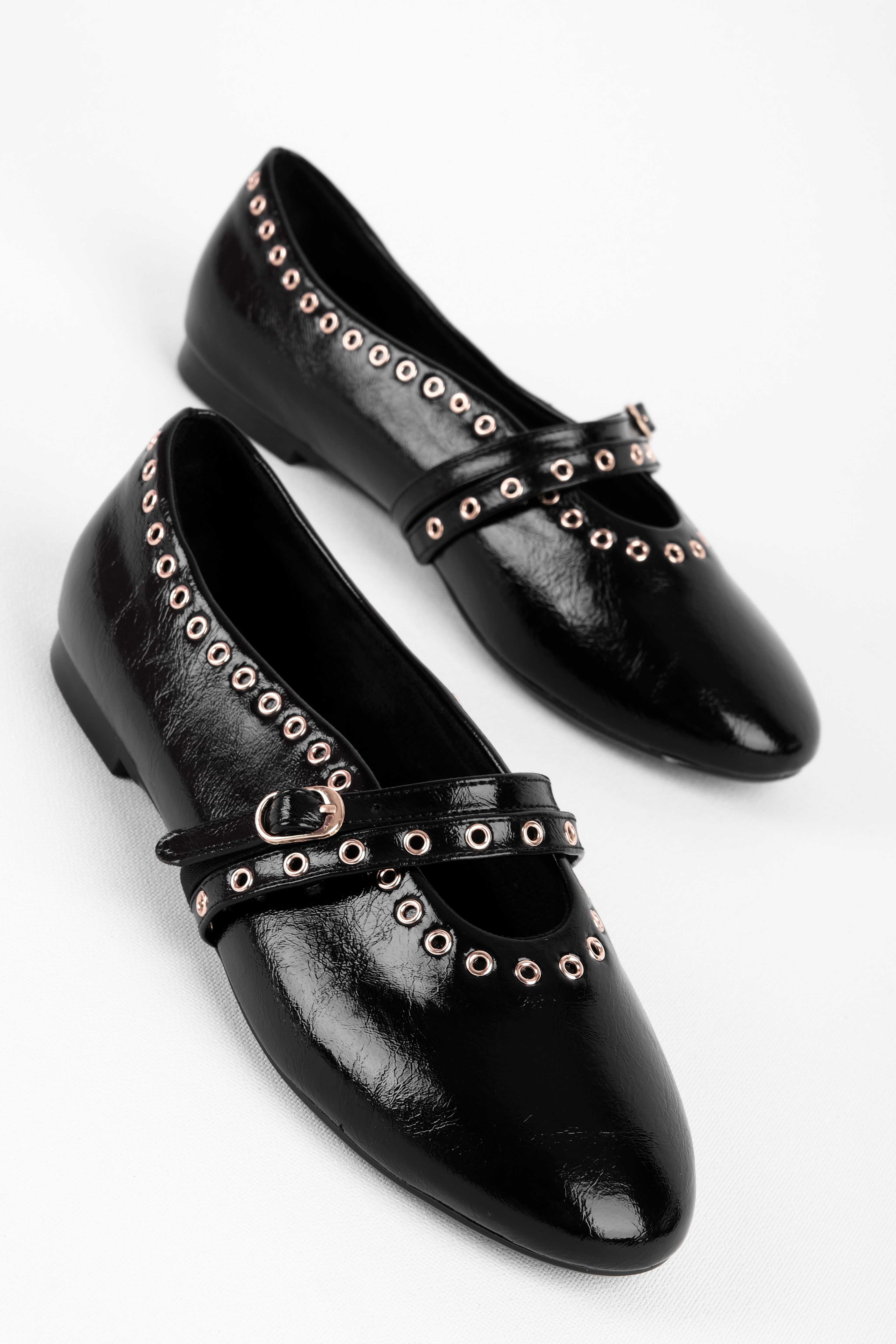 Than Kadın Gold Zımba Detaylı Çift Bantlı Babet Ayakkabı b4254 - SİYAH