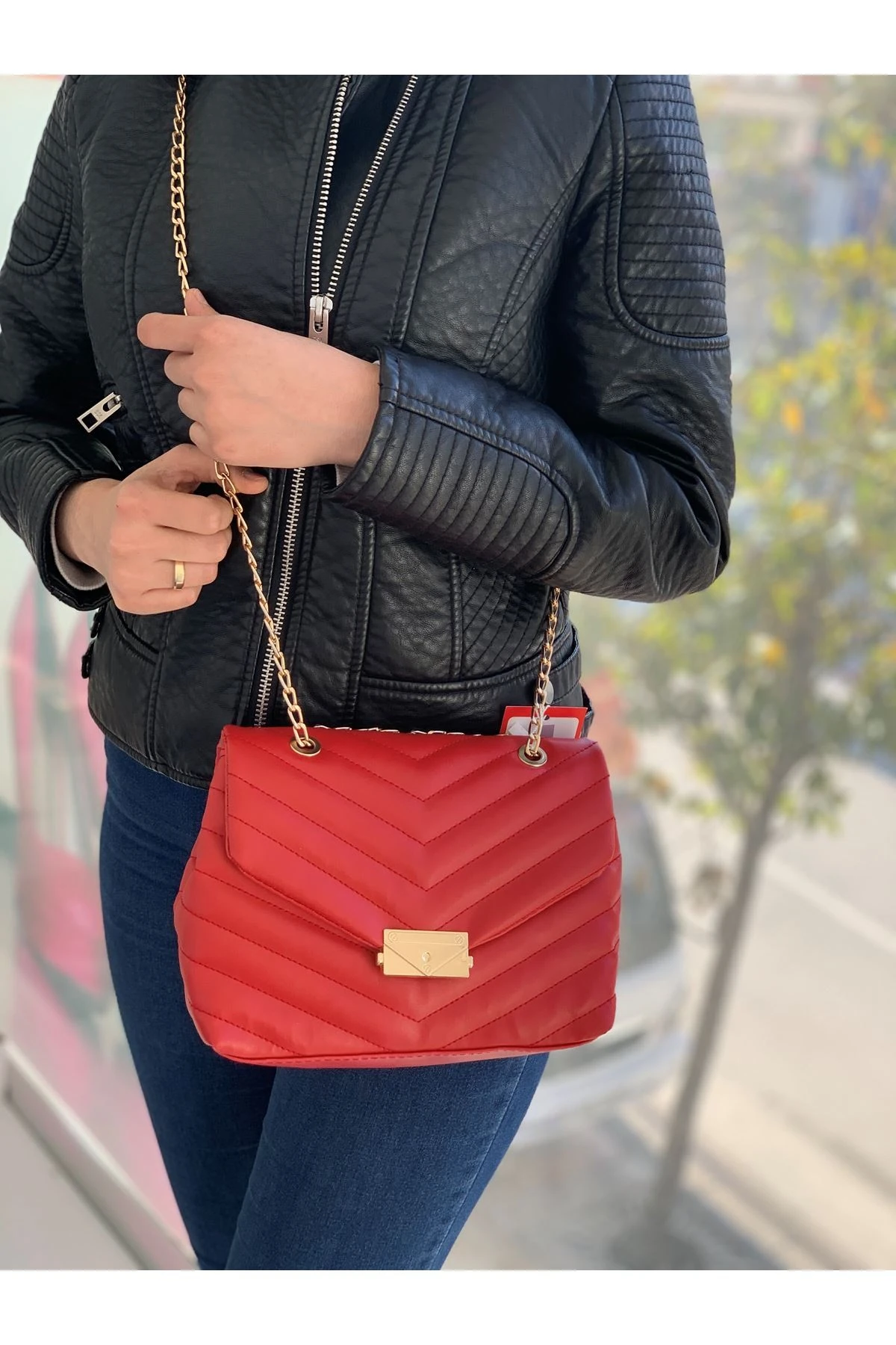 ZİNCİRLİ BAYAN ÇAPRAZ ÇANTA