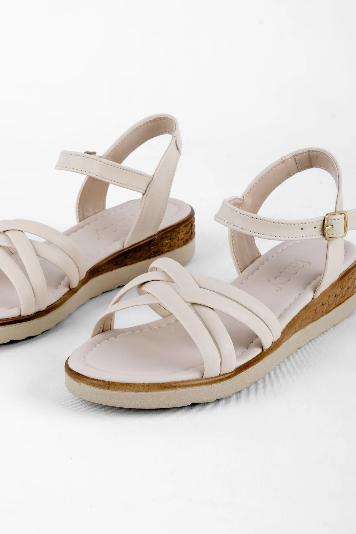 Happy Kadın Sandalet Çapraz Bantlı