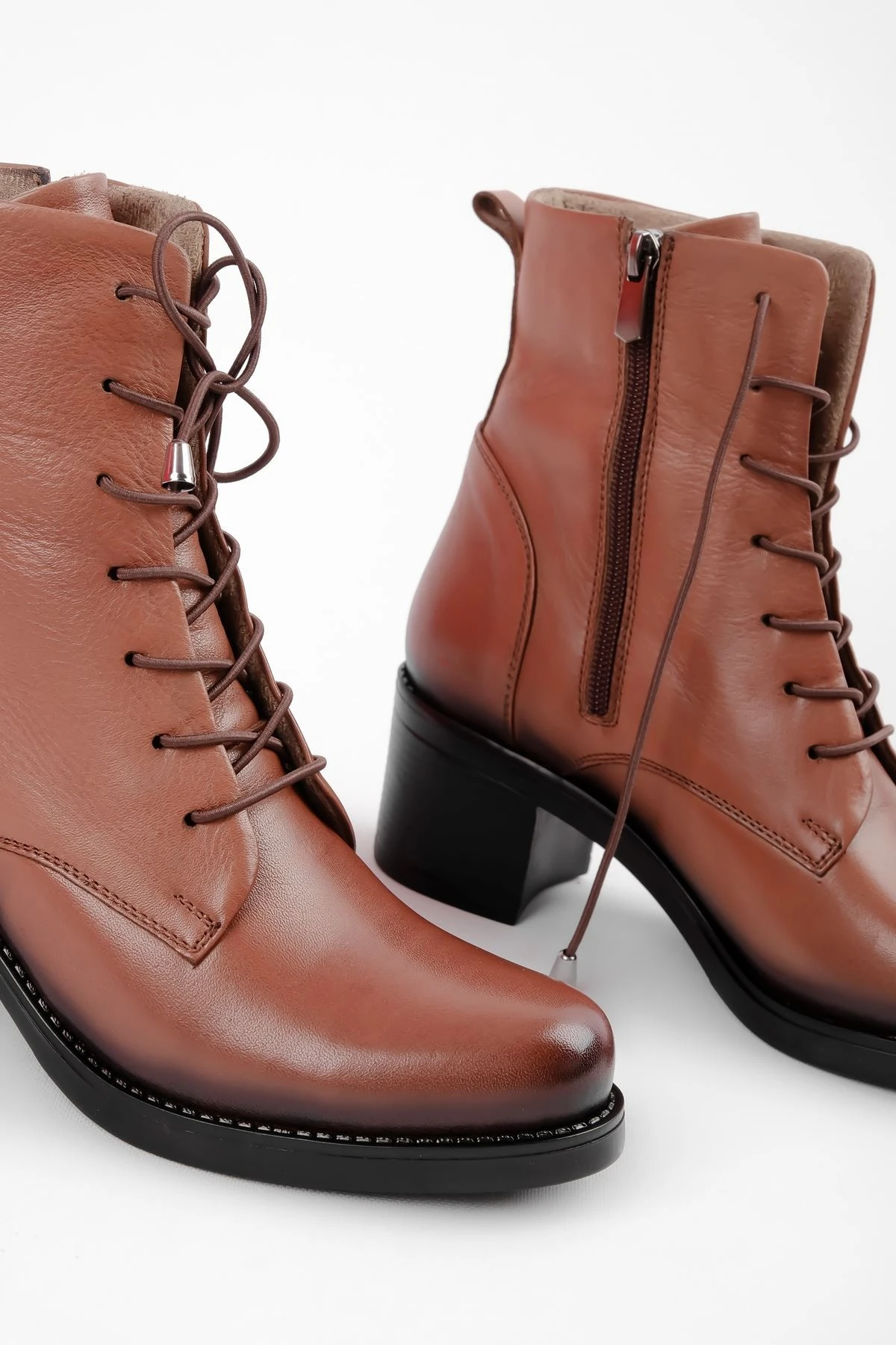 Blossom Kadın Hakiki Deri Bağcıklı Fermuarlı Yüksek Topuklu Bot