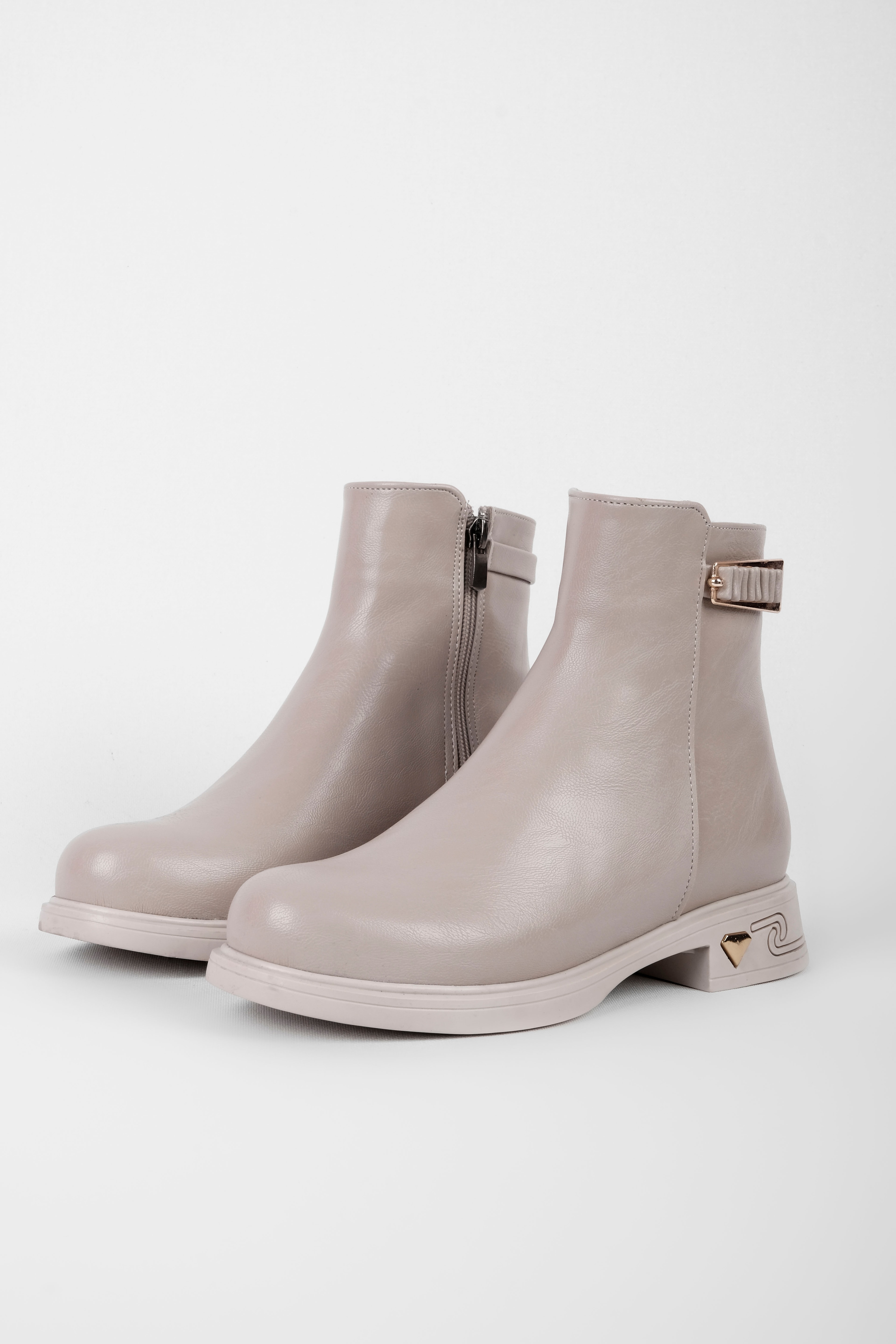 Shay Kadın Toka Detaylı Fermuarlı Bot b4204 - Krem