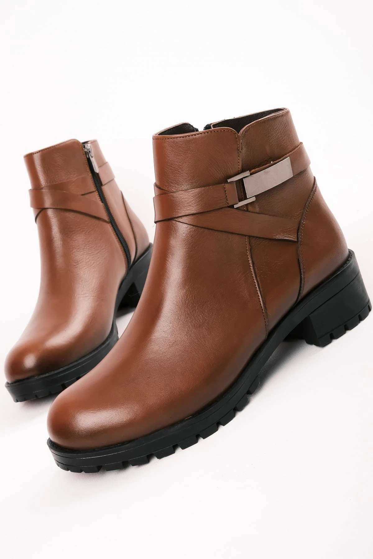 Away Kadın Hakiki Deri Kemer Toka Detaylı Topuklu Bot B3650