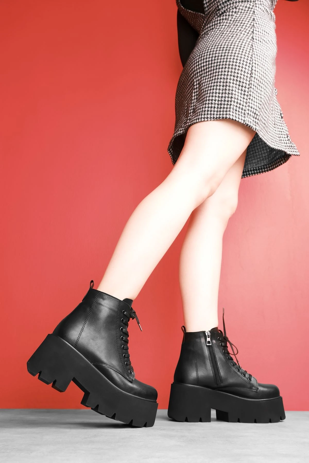 Dione Kadın Yüksek Taban Bağcık Detaylı fermuarlı Bot