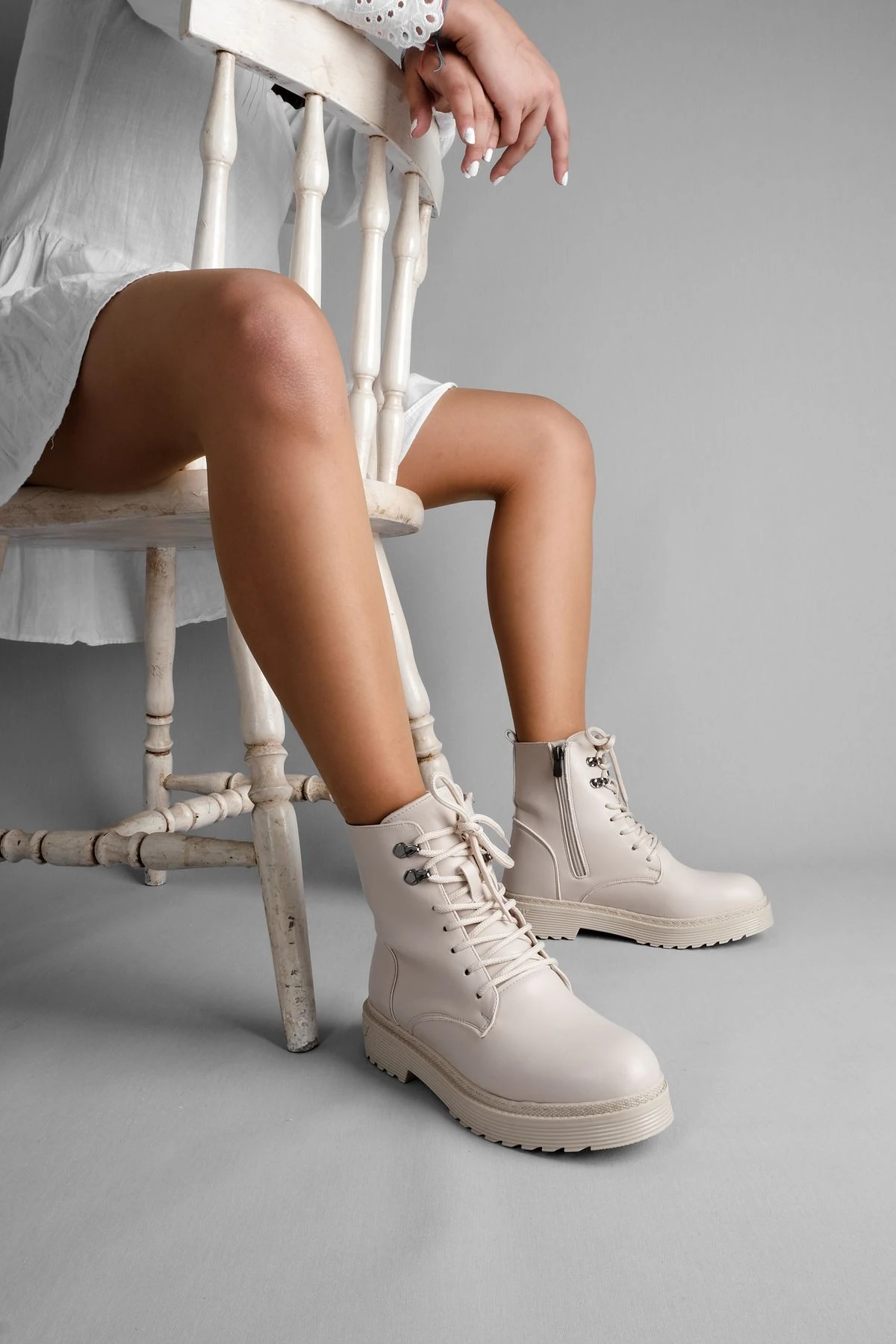 Alka Kadın Postal Bağcıklı 1924