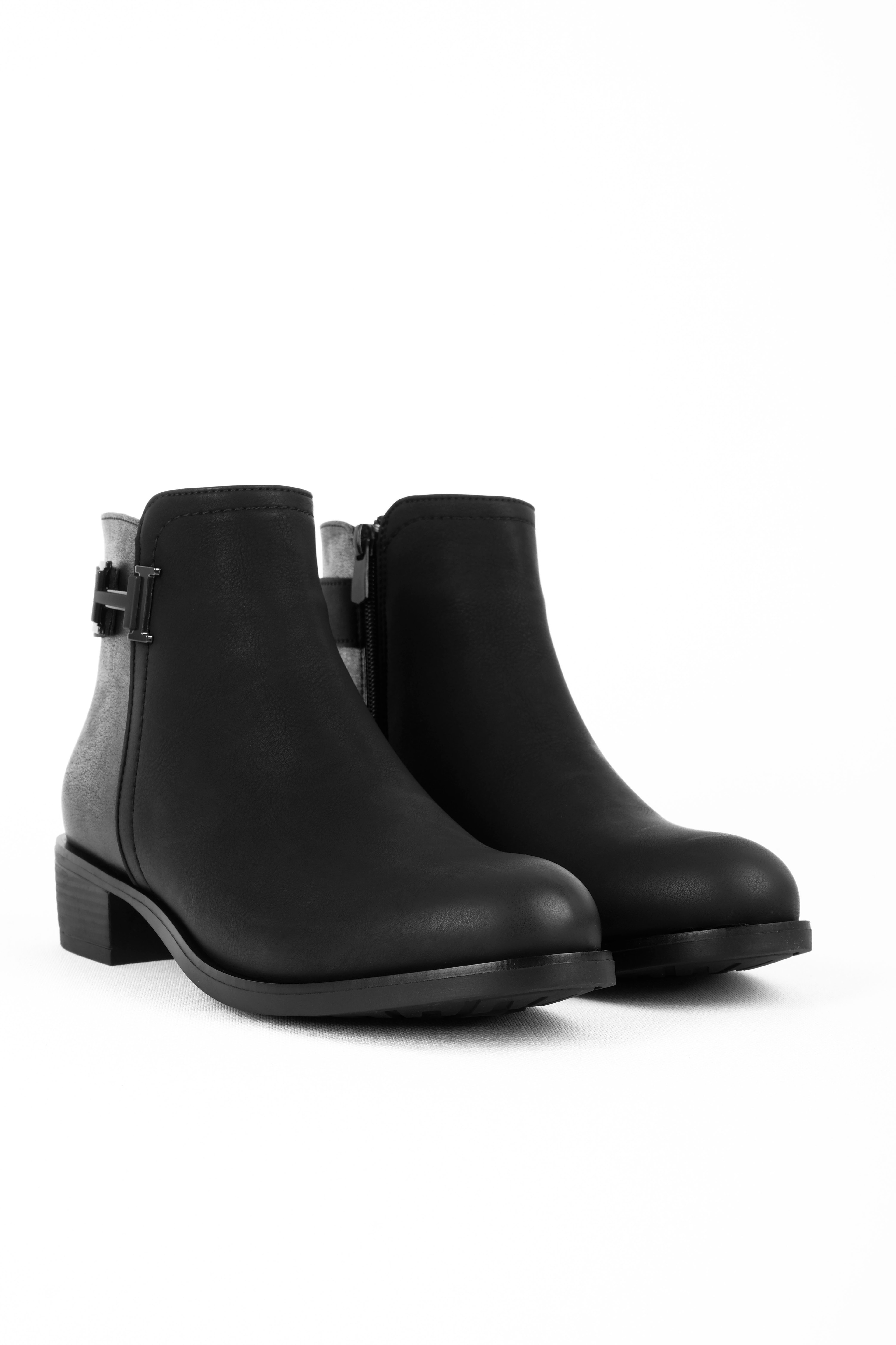 Moni Kadın Yandan Metal Detaylı Fermuarlı Bot B4138 - SİYAH