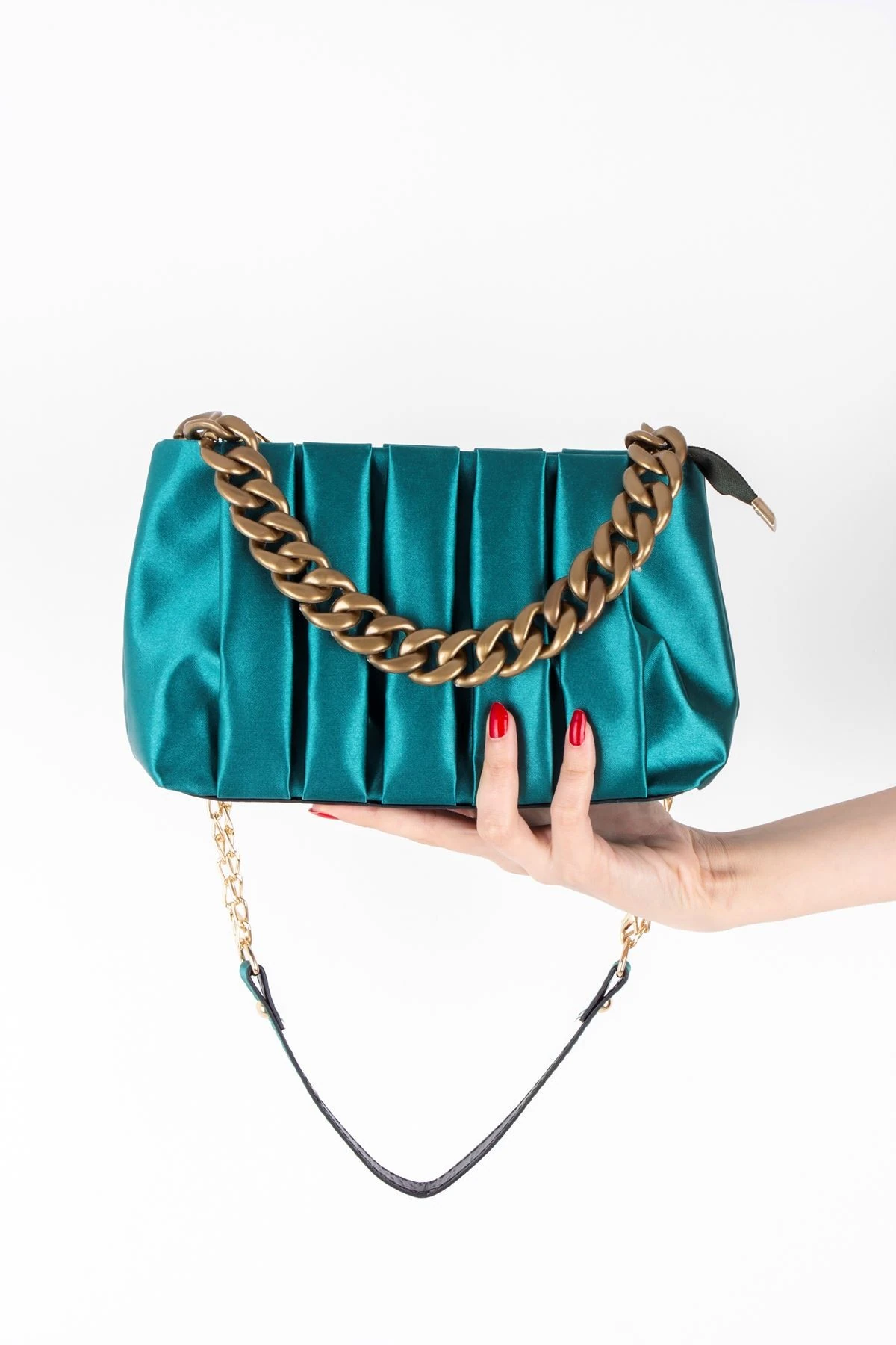 Kadın El Çantası Pile ve Zinci Detaylı