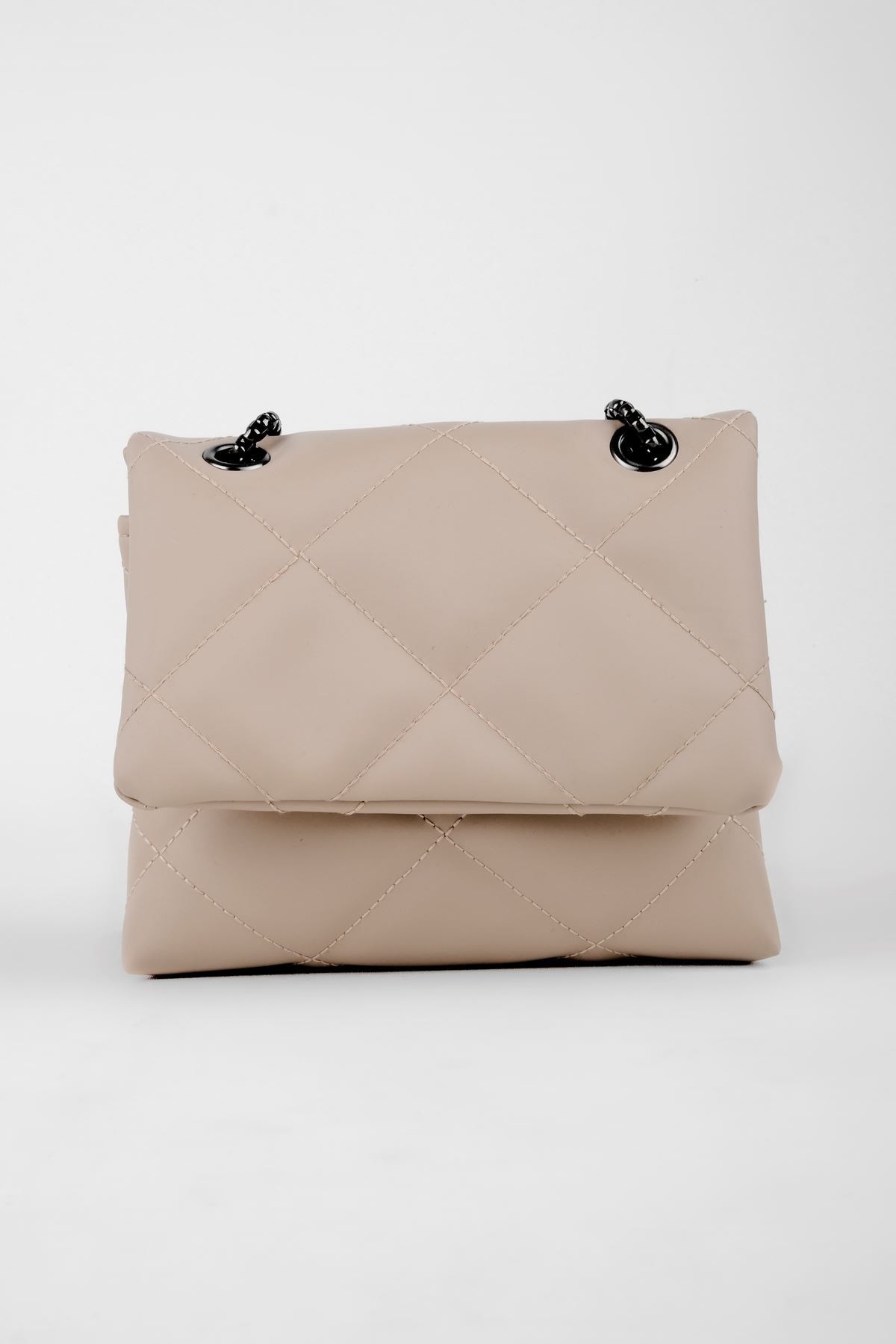 Kadın Zincirli Çapraz Çanta Kapitoneli