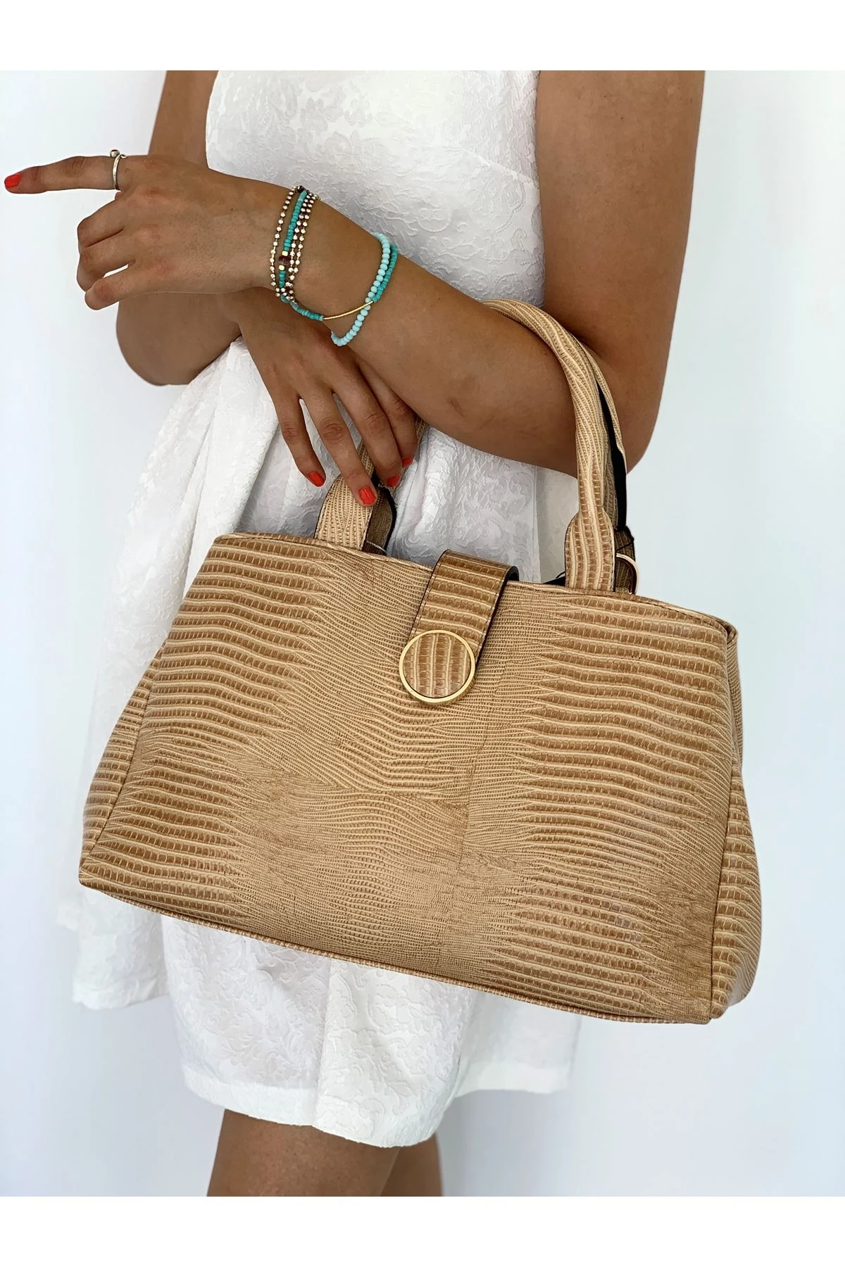 Düğmeli Büyük El Çantası