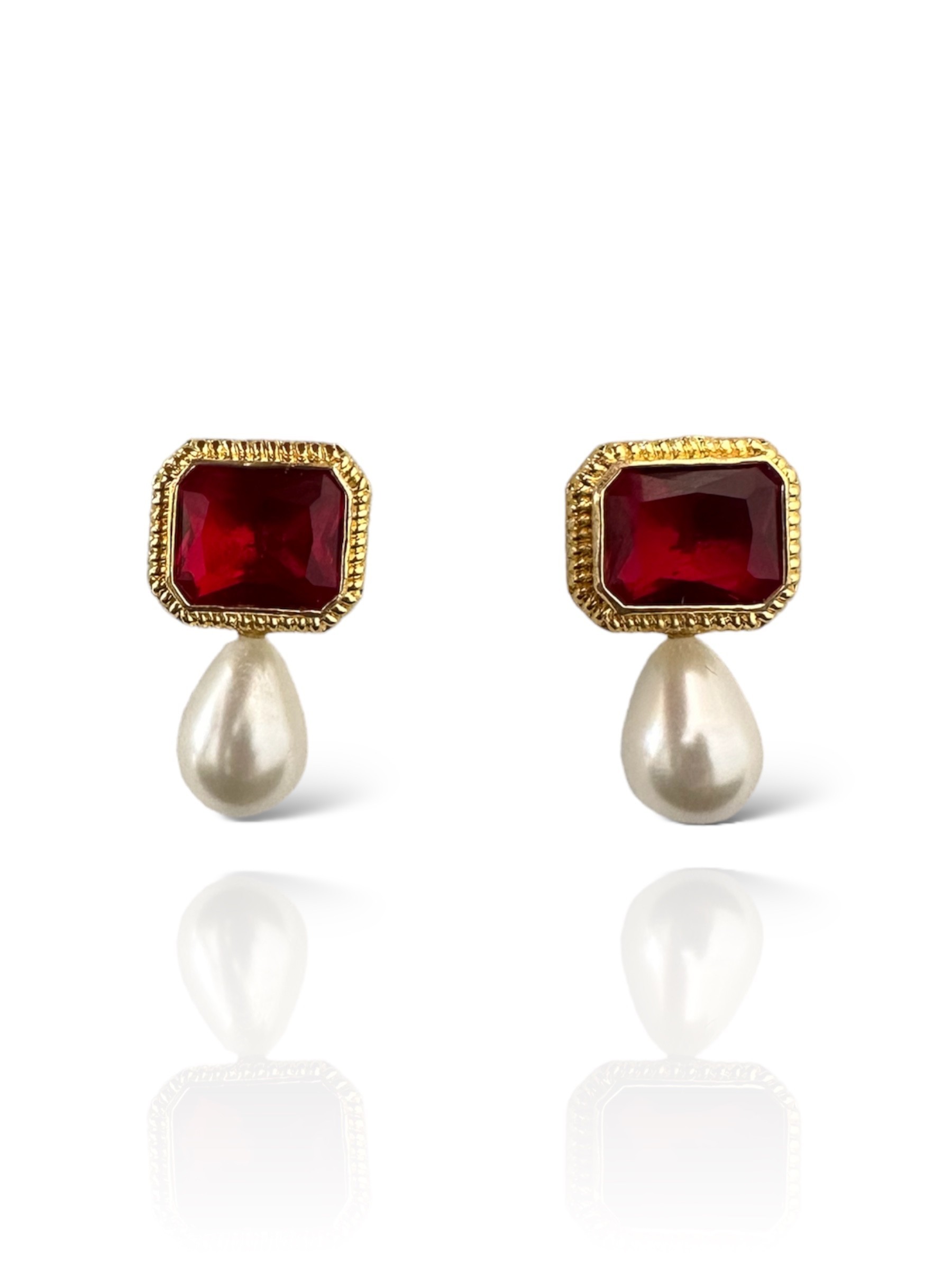 Naomi Green Zircon Earring - Red