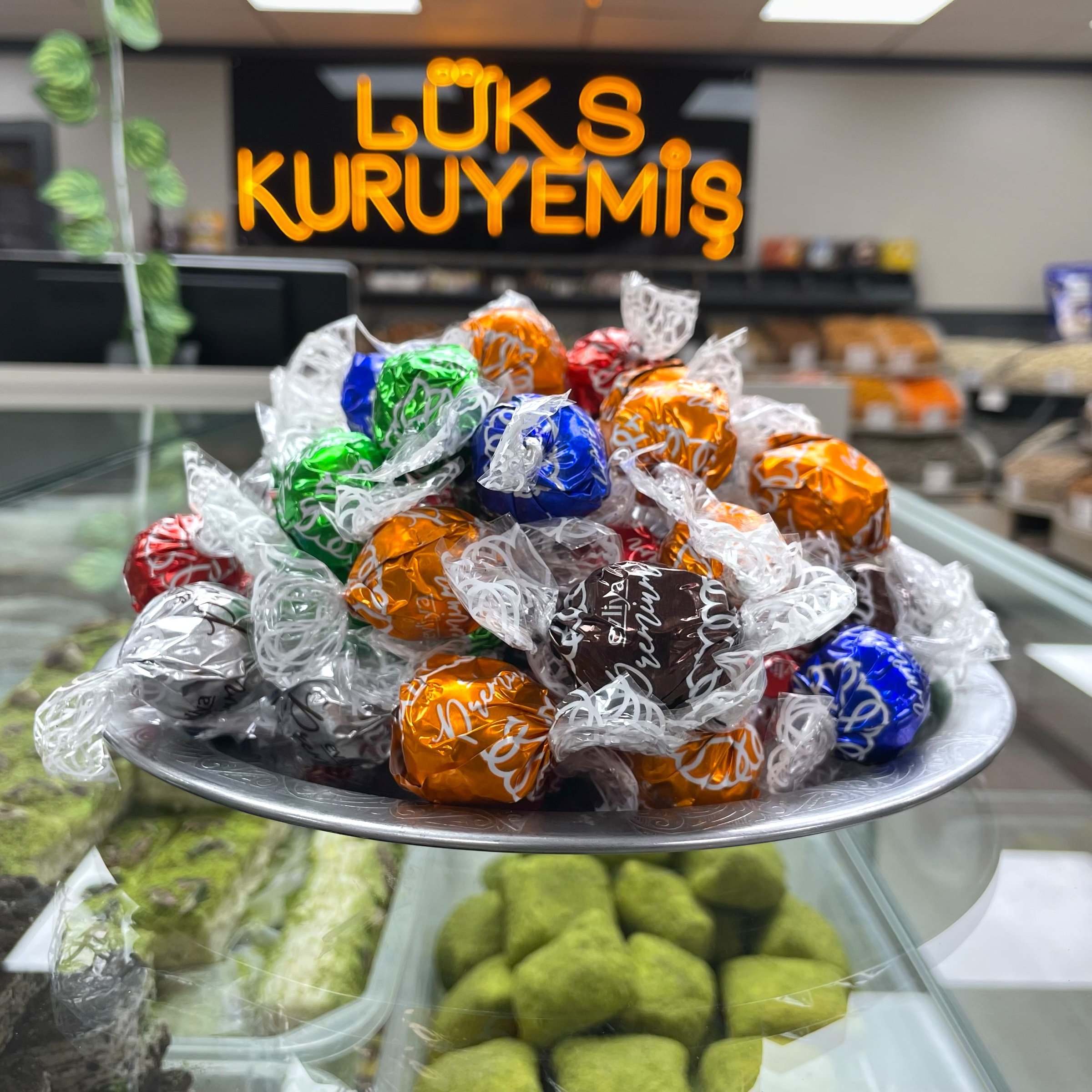 ELVAN İÇİ DOGULU ÇİKOLATA