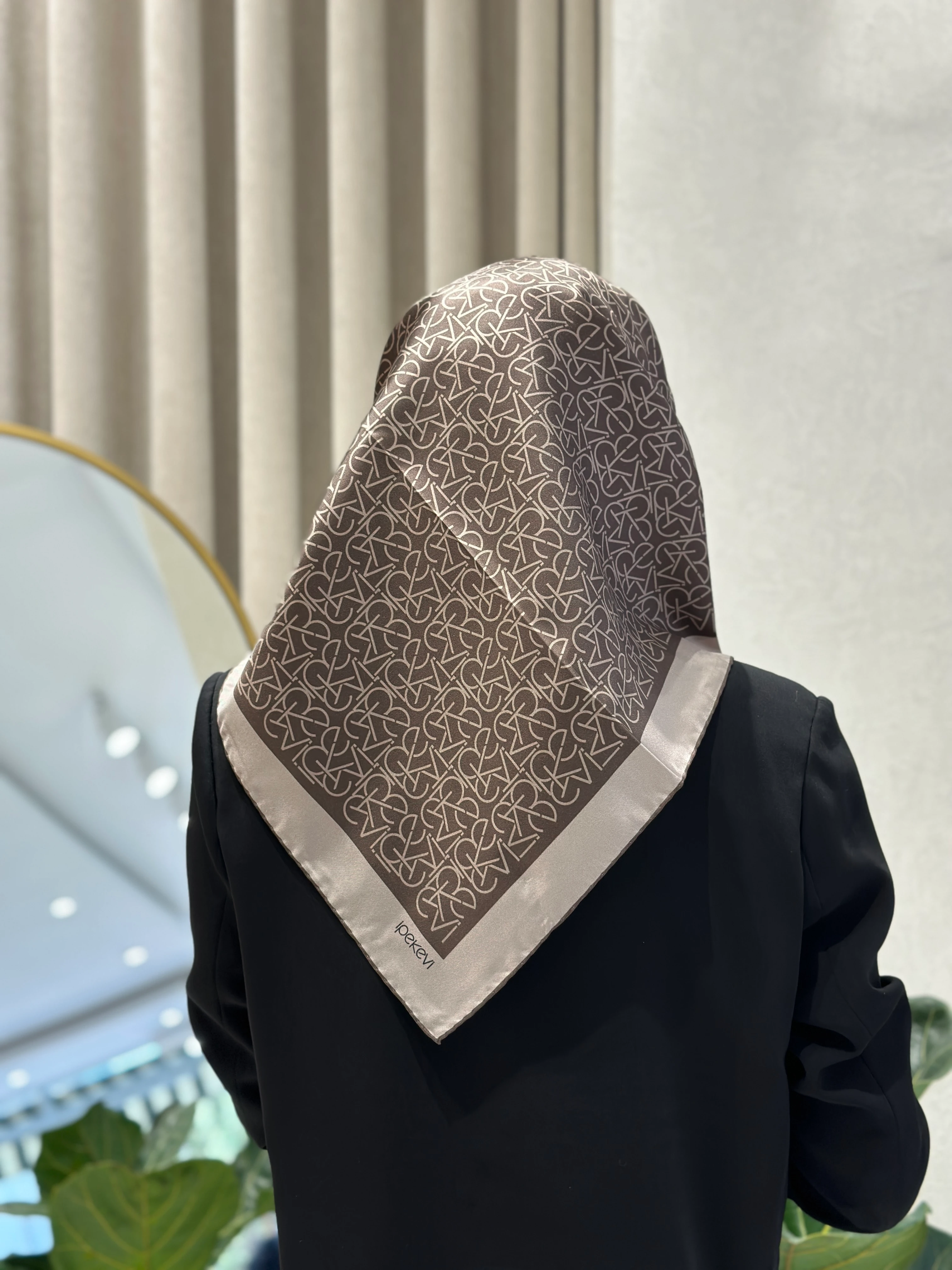 İpekevi Typo Monogram Twil İpek Eşarp 1119