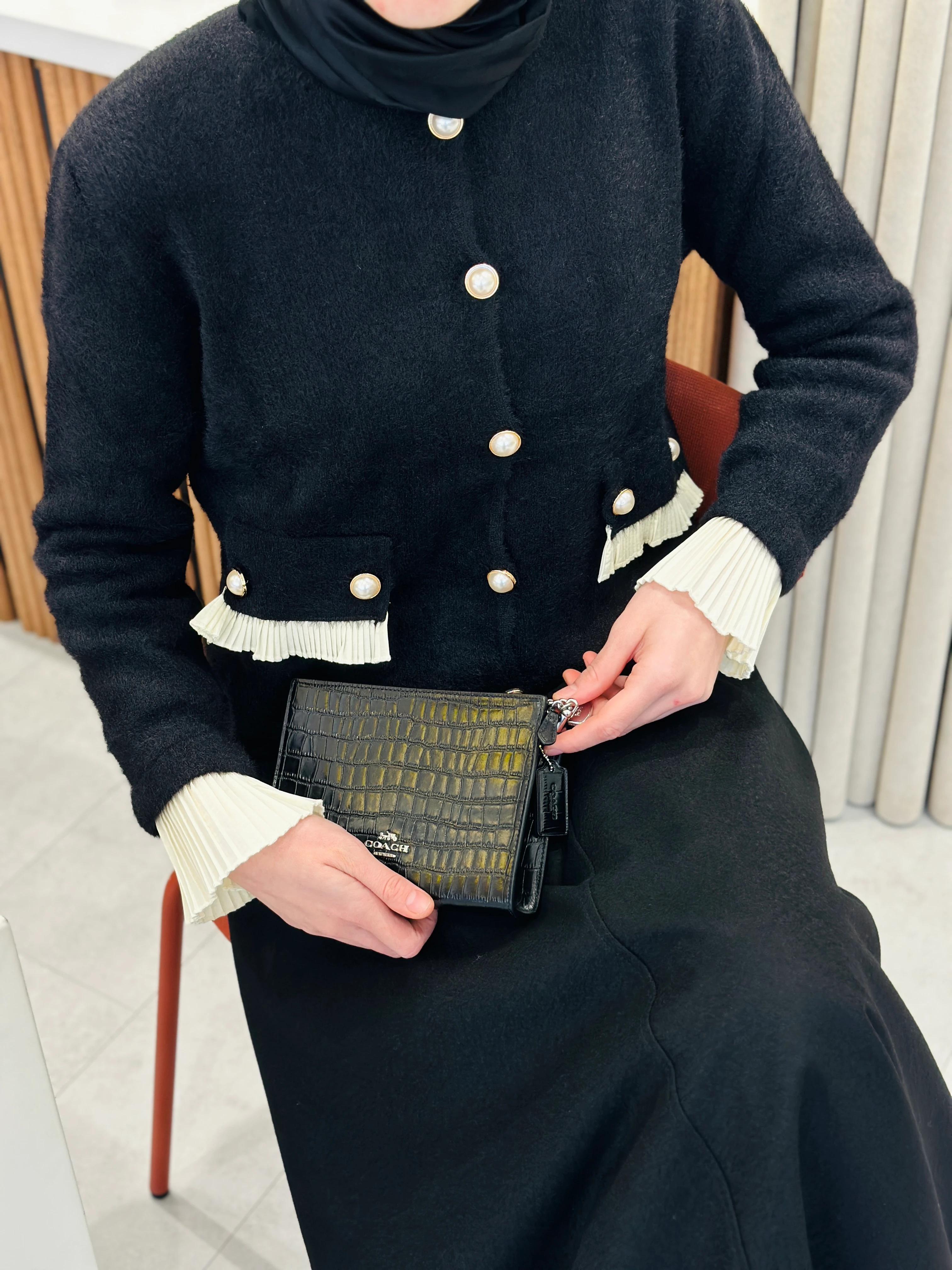 Noi Angora Kol ve Cepleri Piliseli Kısa Hırka 24029