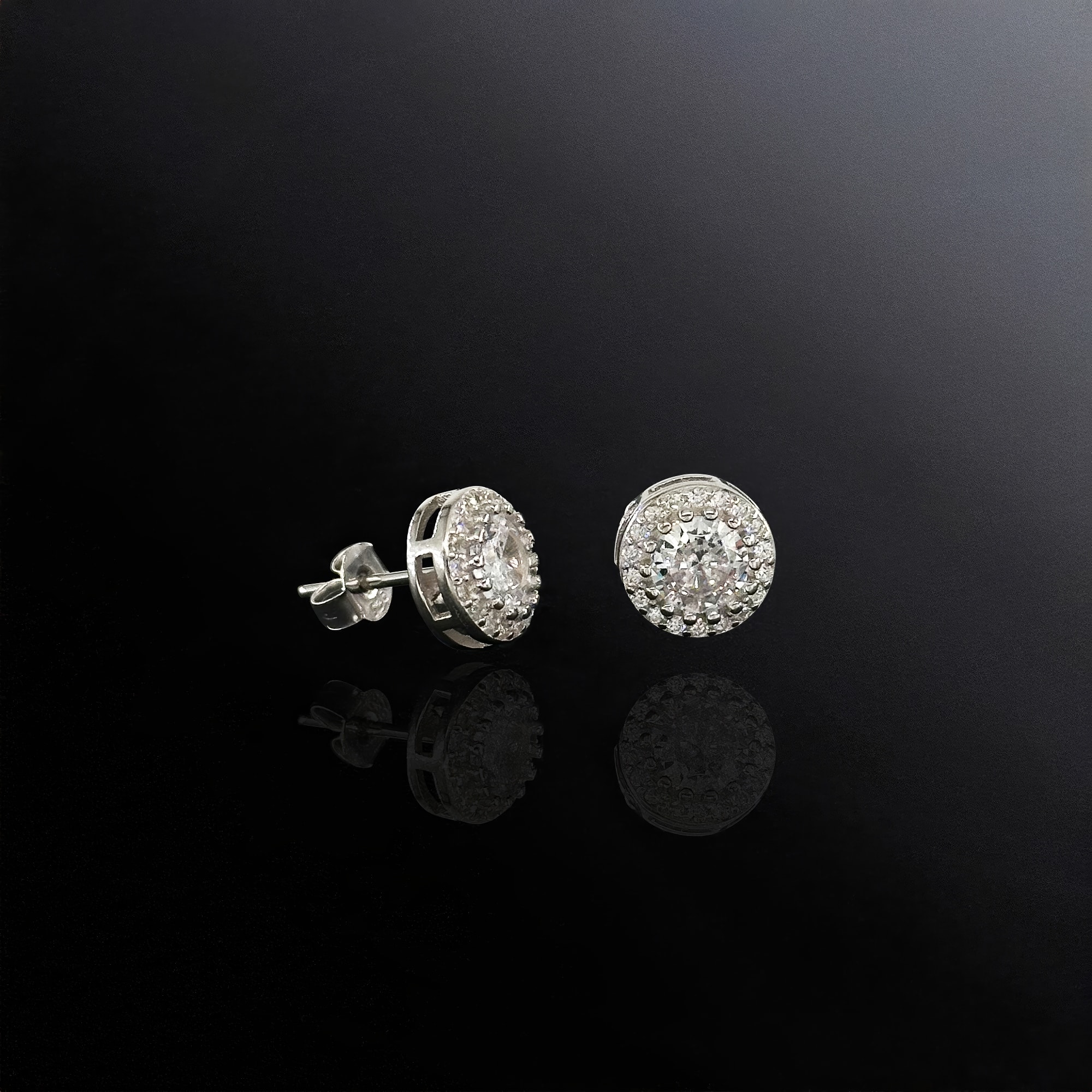 Round Cut Silver Earring