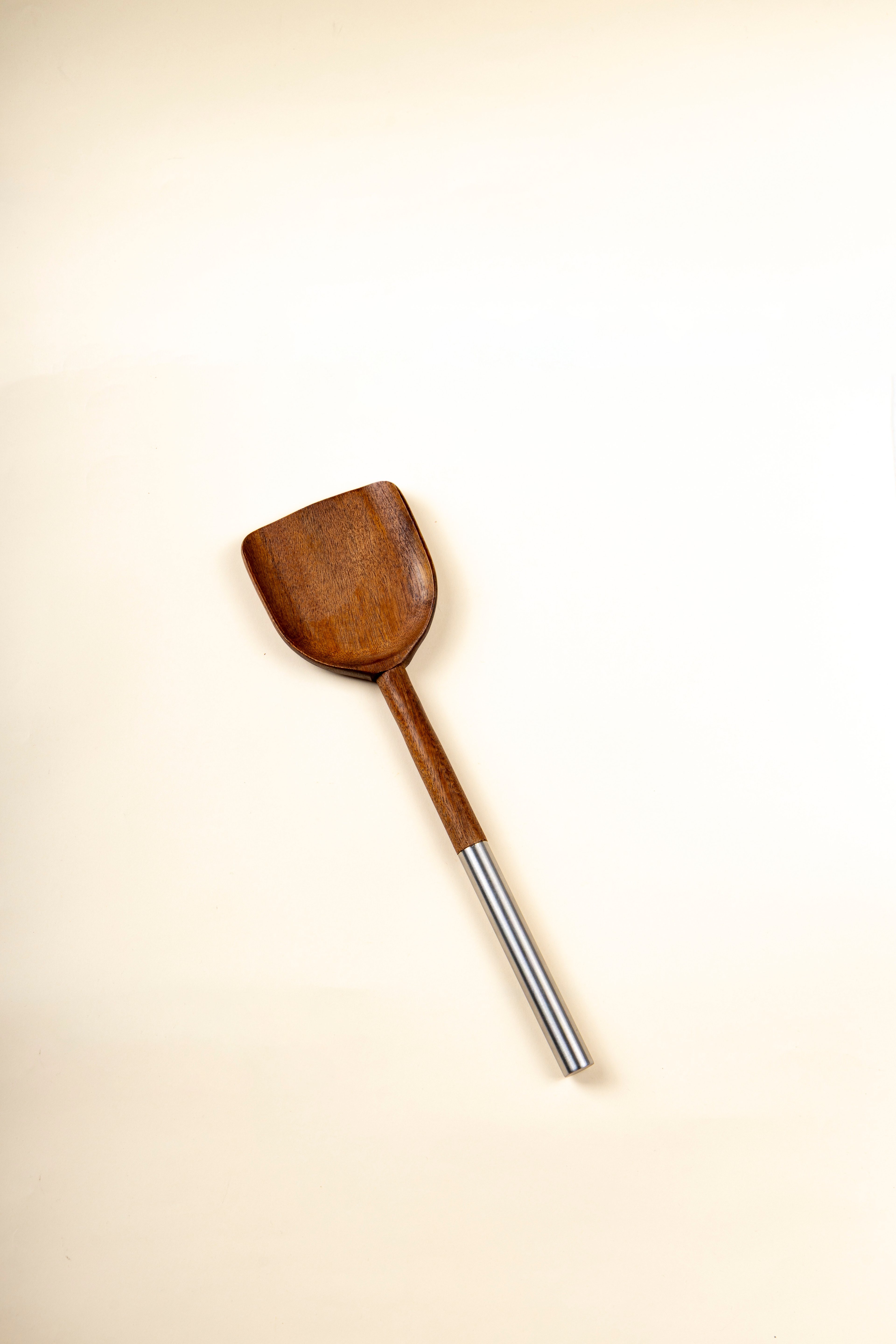Voli Metal Saplı Akasya Spatula