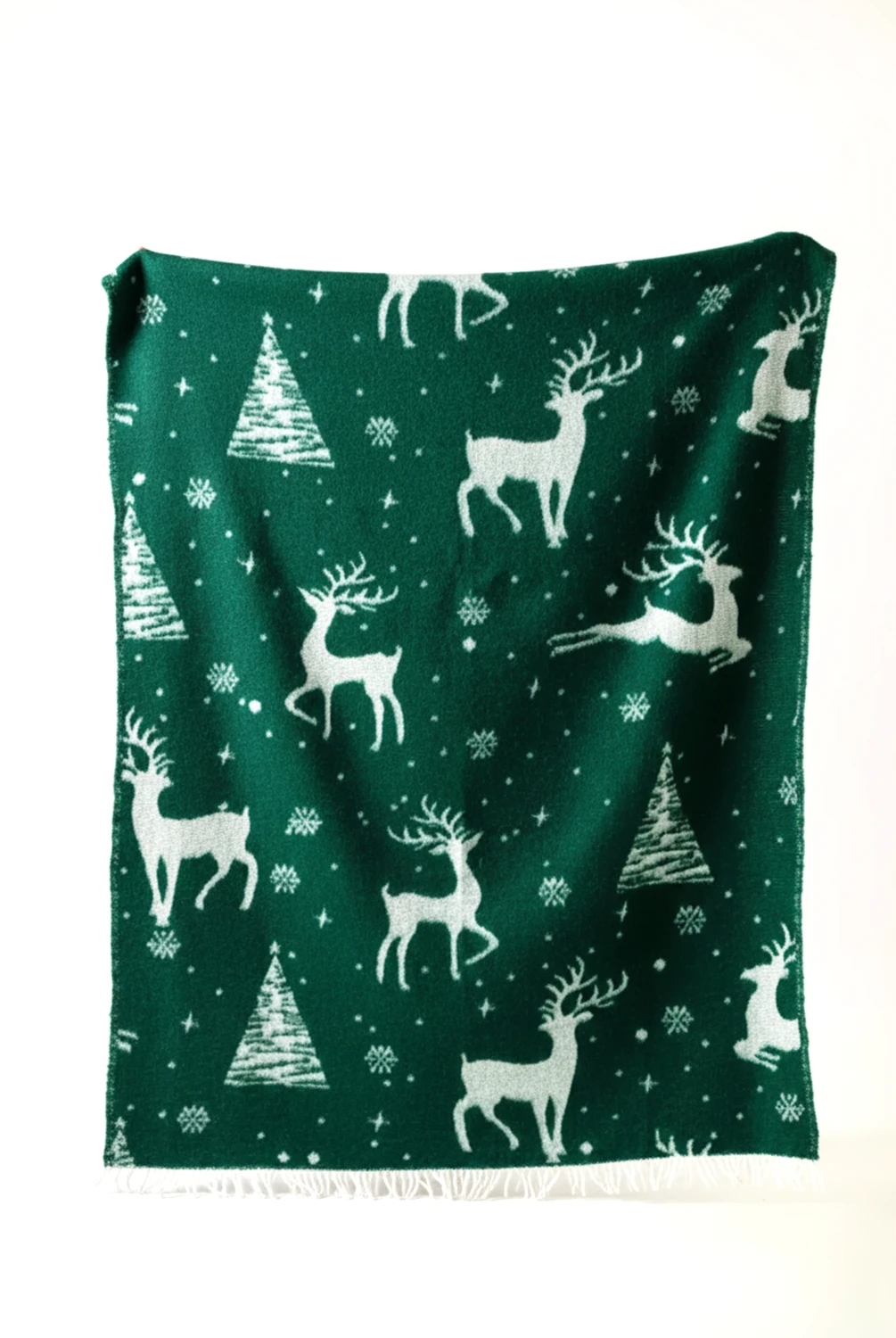 Christmas Reindeer In The Forest Yılbaşı TV Battaniyesi 150x200 - YEŞİL