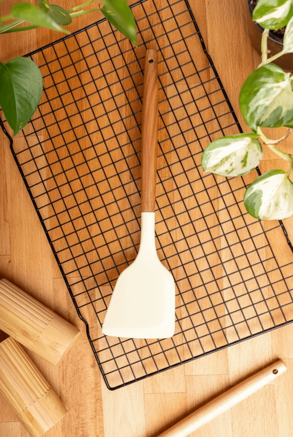Voli Akasya Saplı Silikon Spatula