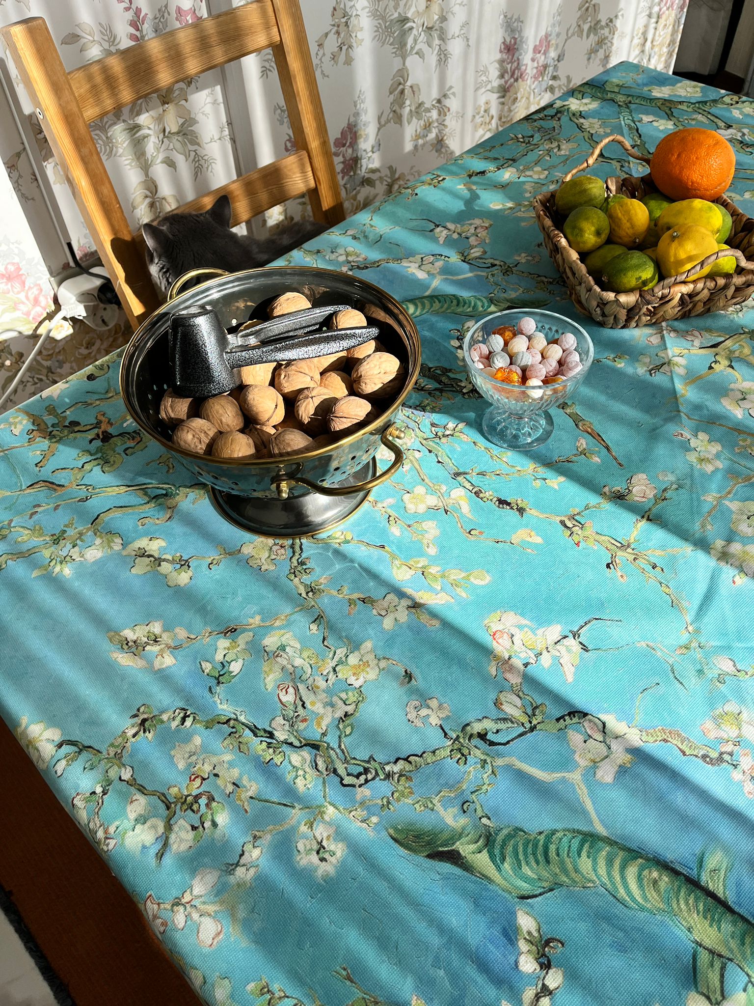 Van Gogh Japon Çiçekleri Masa Örtüsü