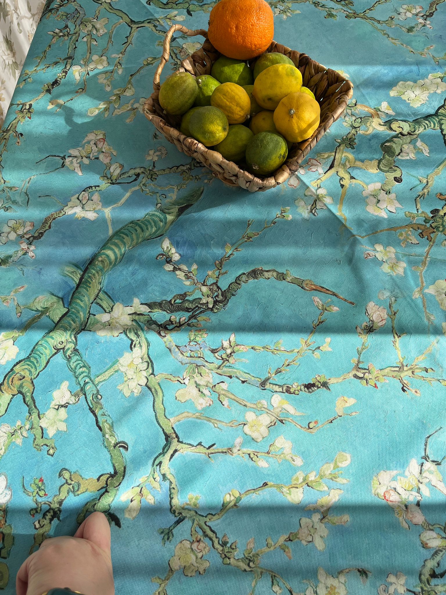 Van Gogh Japon Çiçekleri Masa Örtüsü