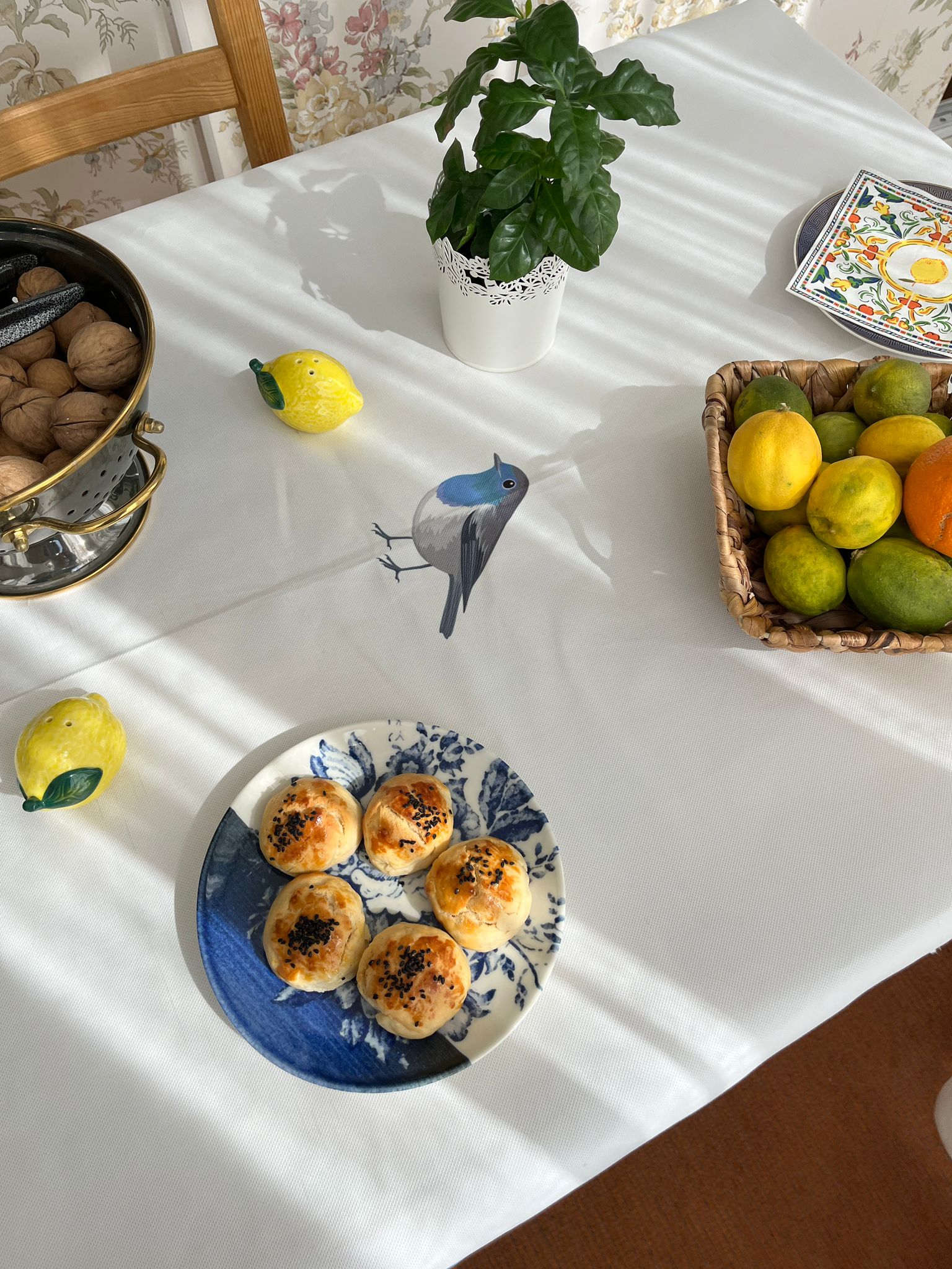PİP STUDIO KAZAYAĞI MAVİ KUŞLU MASA ÖRTÜSÜ 
