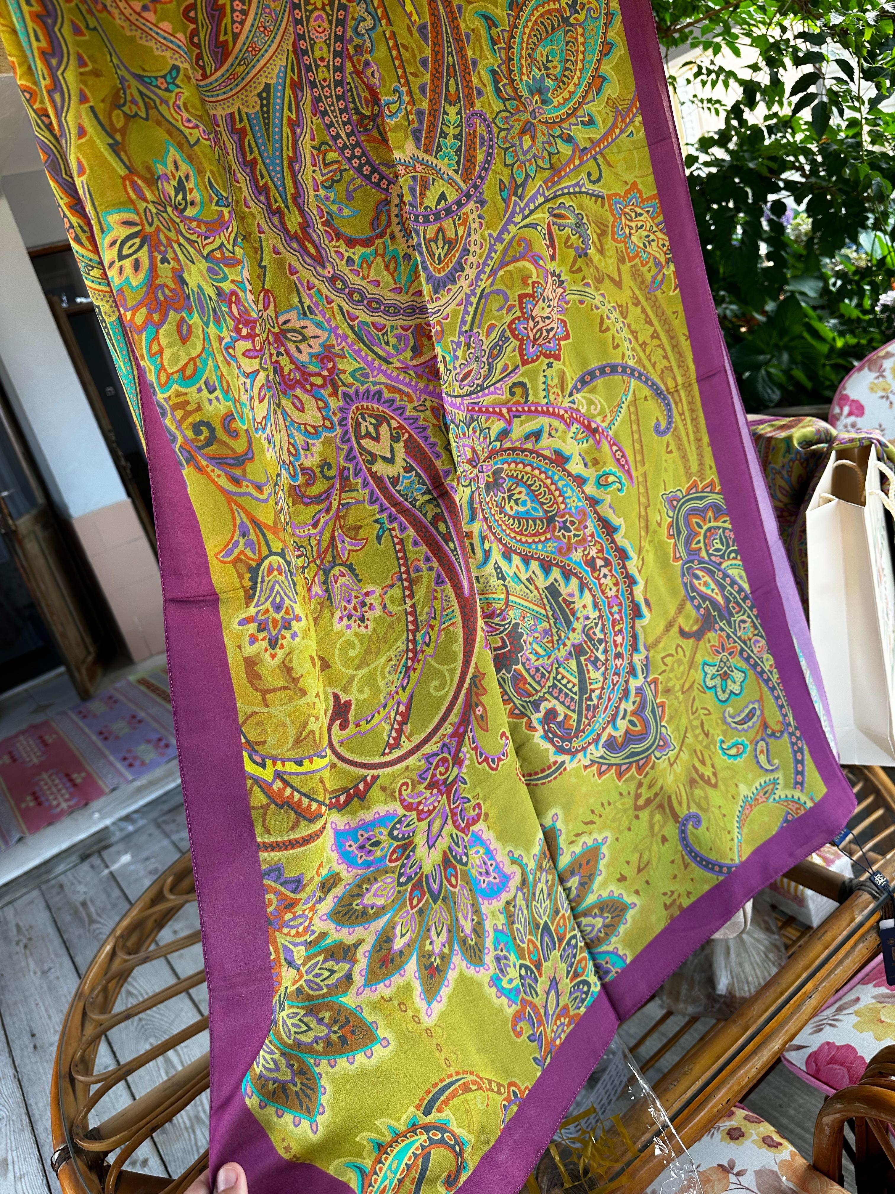 Ed Scarf Şal