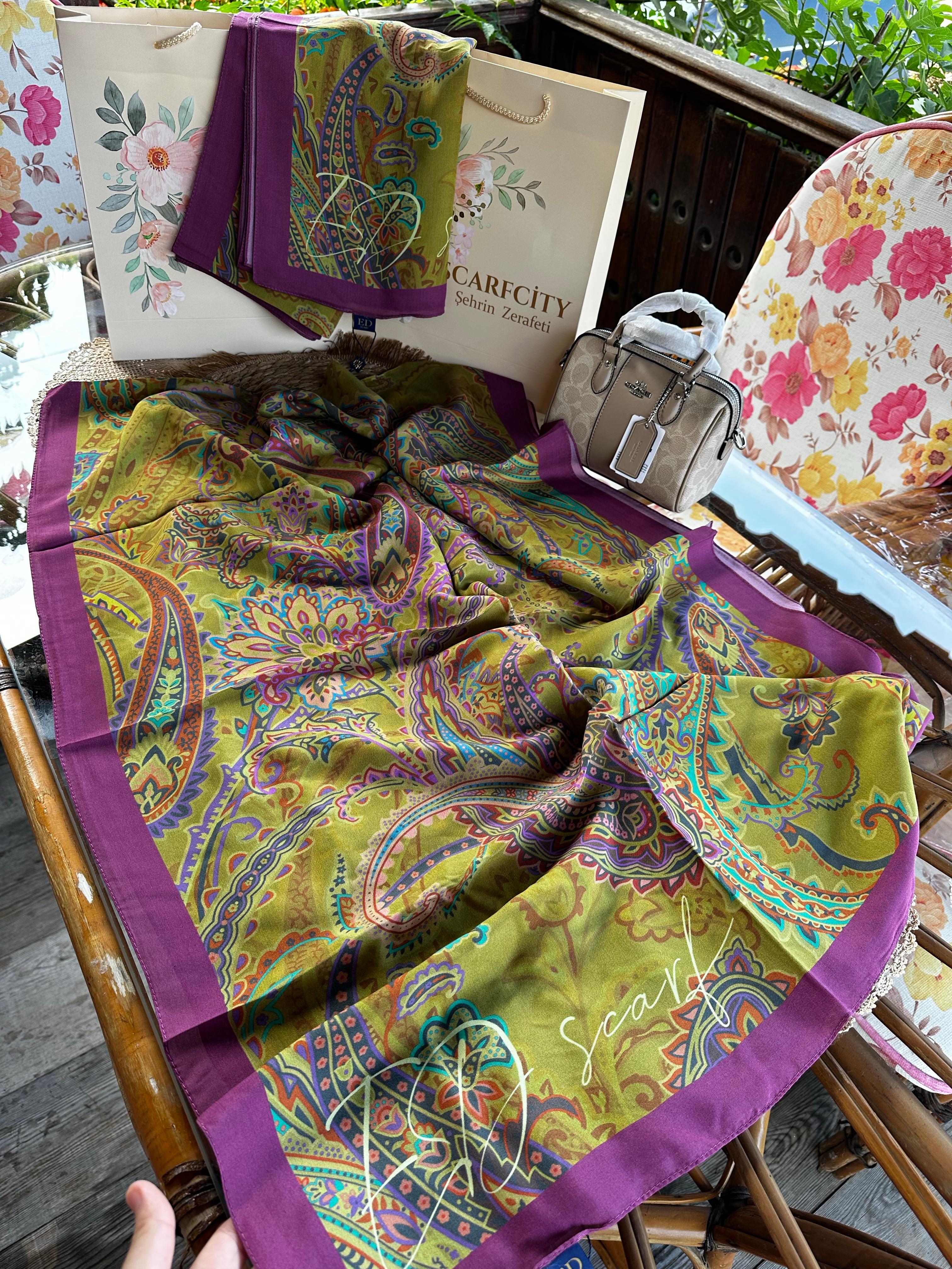 Ed Scarf Şal