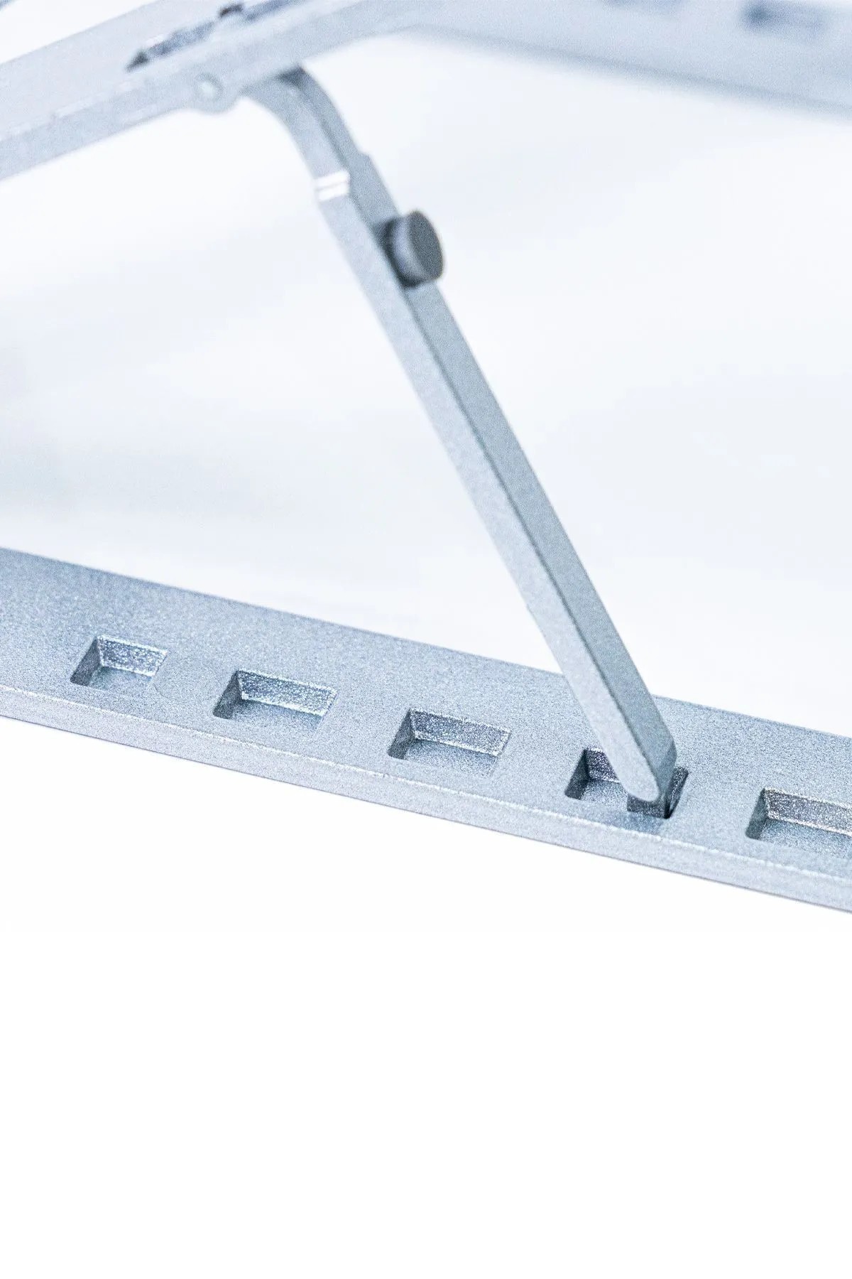 Ruller Metal Laptop Holder