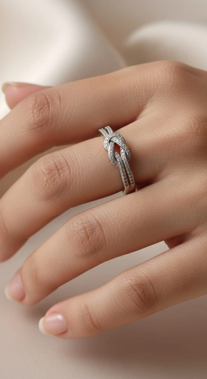 925 Ayar Gümüş Taşlı Düğüm Yüzük – Zarif ve Şık Kadın Takı