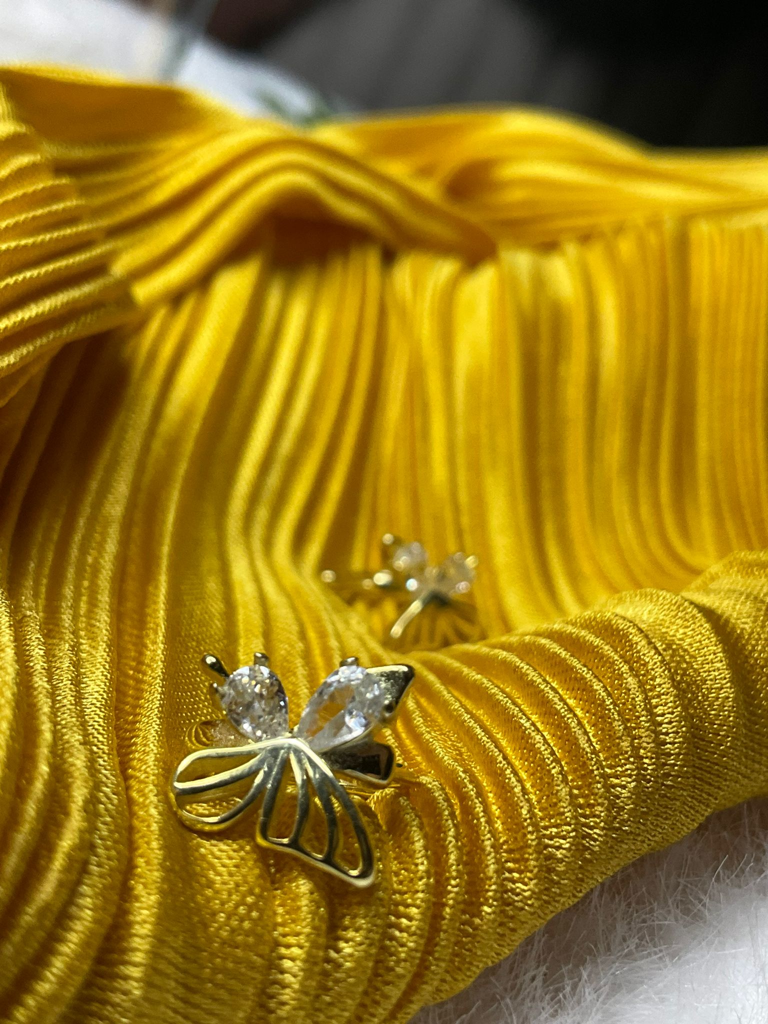 KELEBEK  HALKA GÜMÜŞ ZİRKON TAŞLI KÜPE