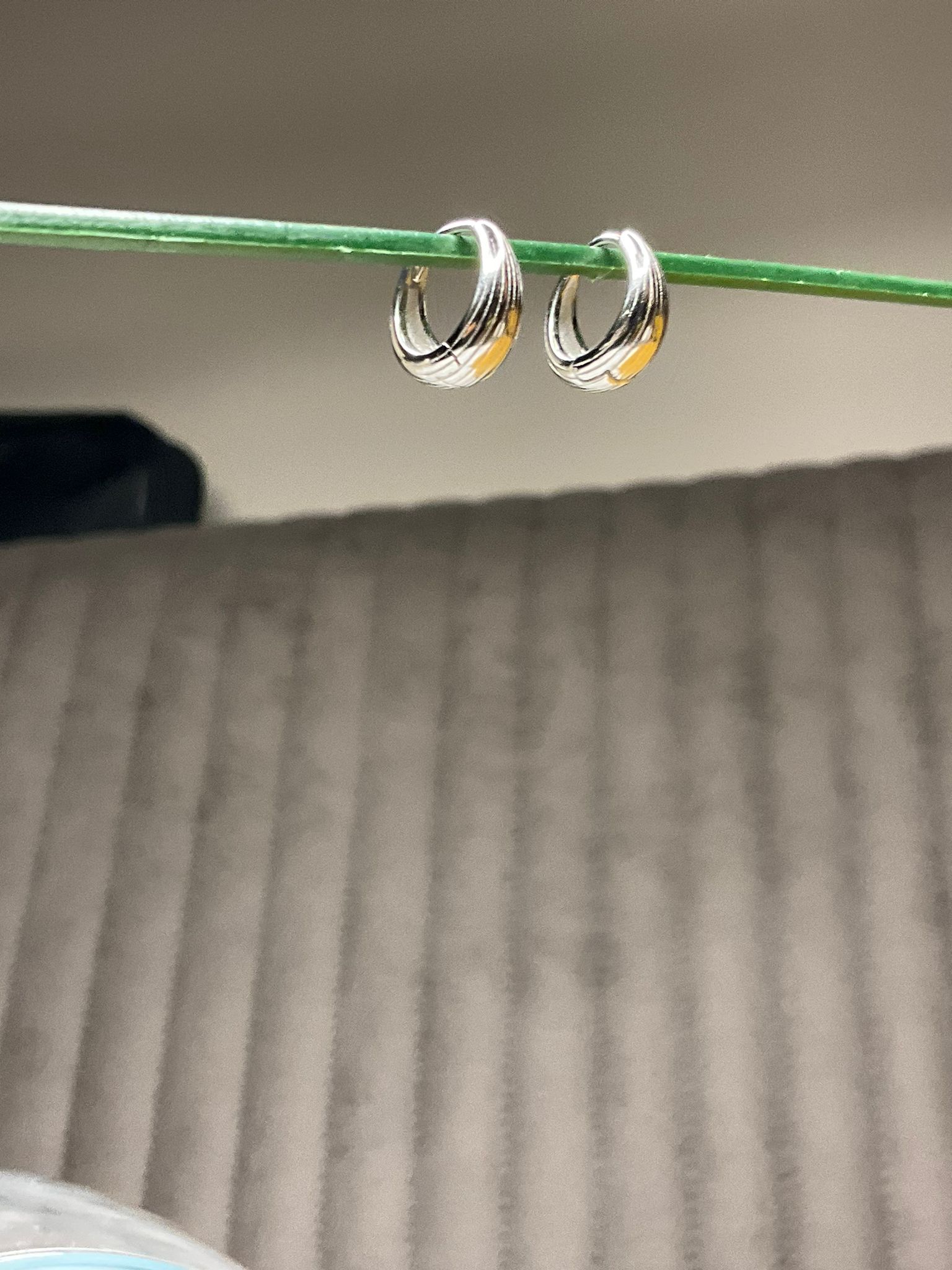 YİVLİ RİDGED ÇİZGİLİ HALKA  GÜMÜŞ KÜPE