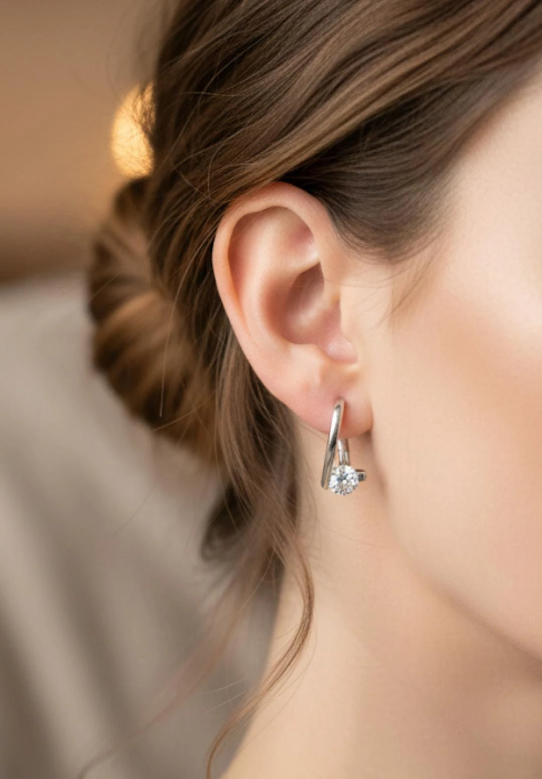 X MODEL TEK TAŞLI ZARİF TASARIM GÜMÜŞ KÜPE