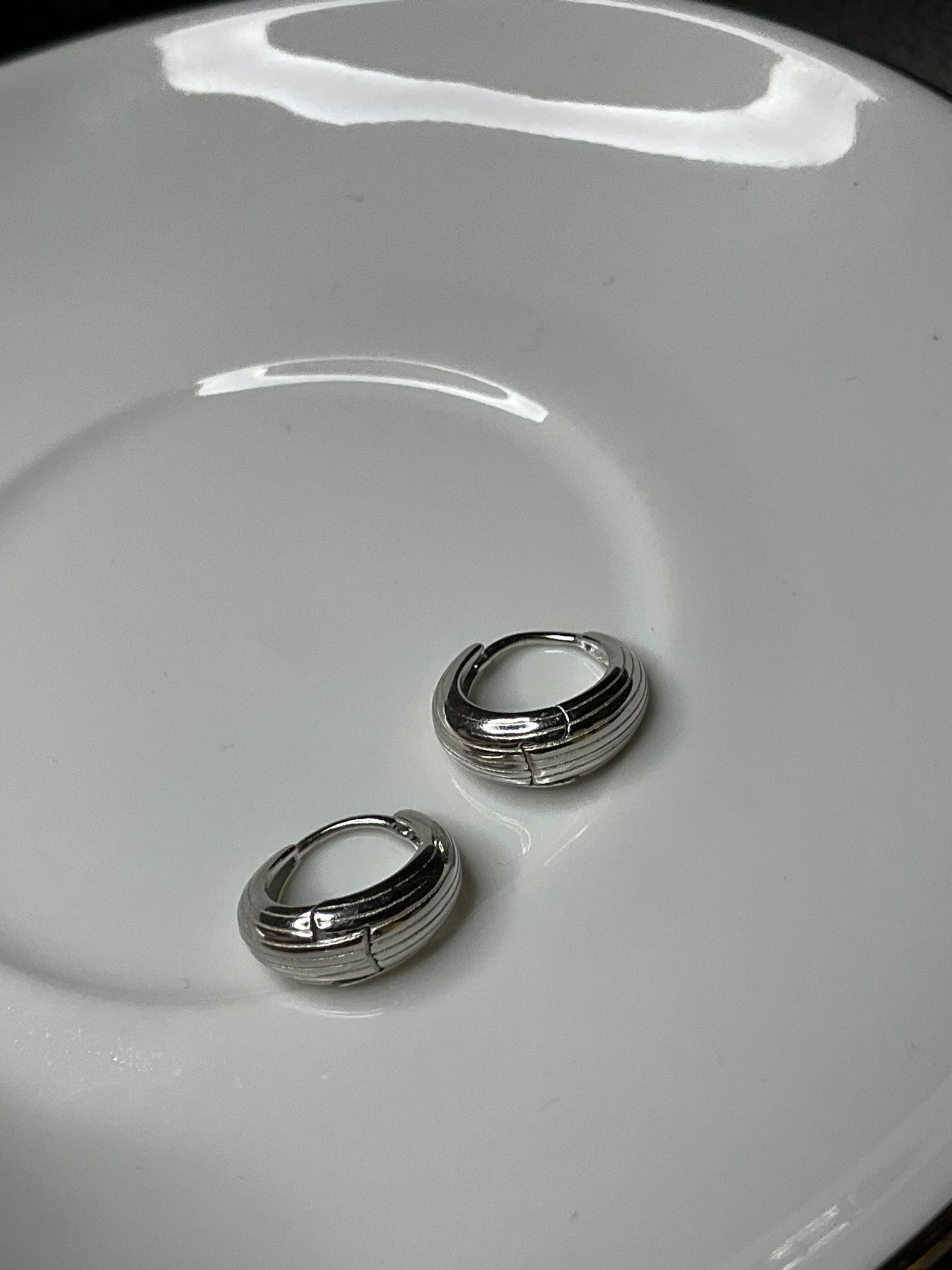 YİVLİ RİDGED ÇİZGİLİ HALKA  GÜMÜŞ KÜPE