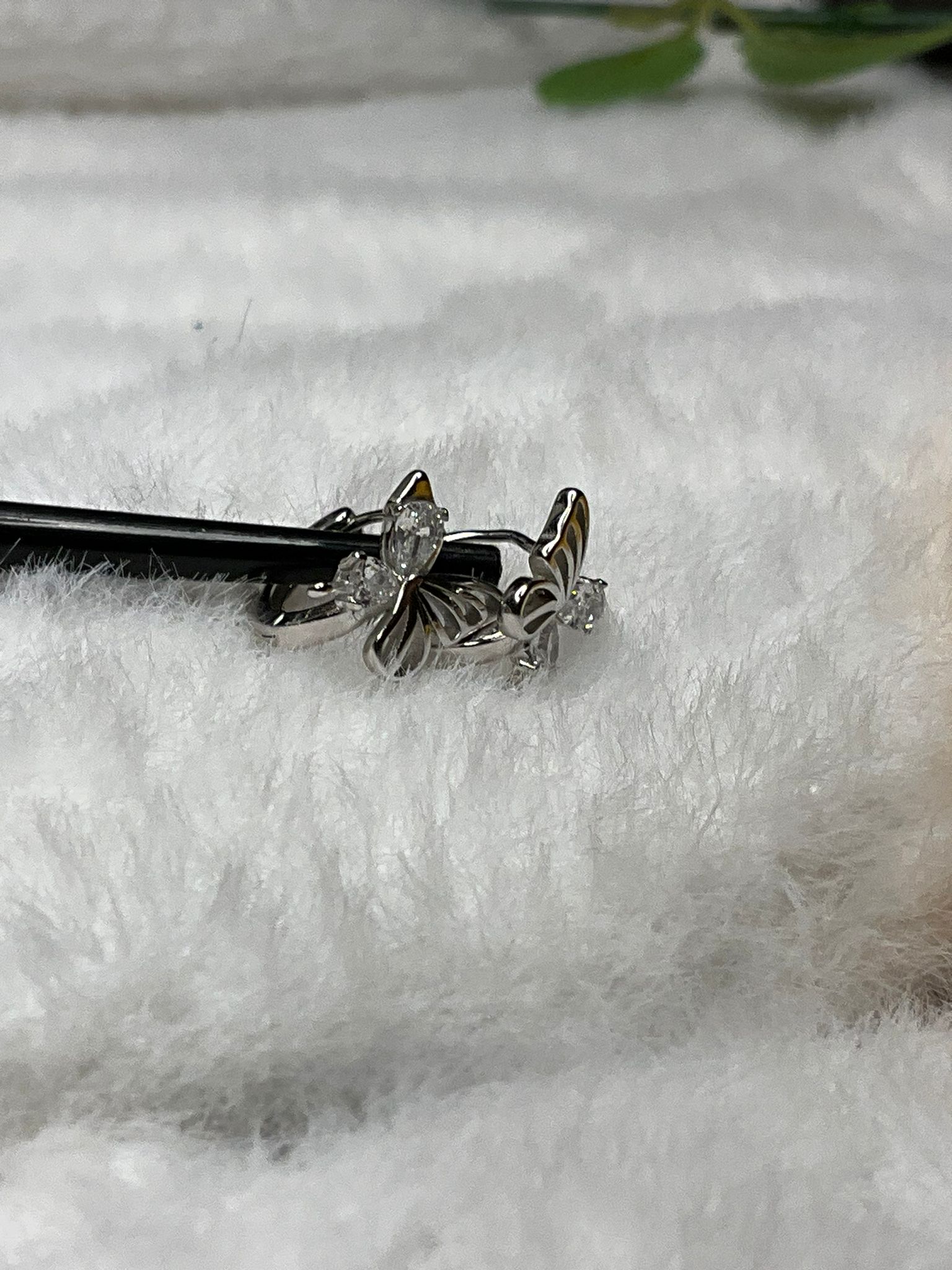 KELEBEK  HALKA GÜMÜŞ ZİRKON TAŞLI KÜPE