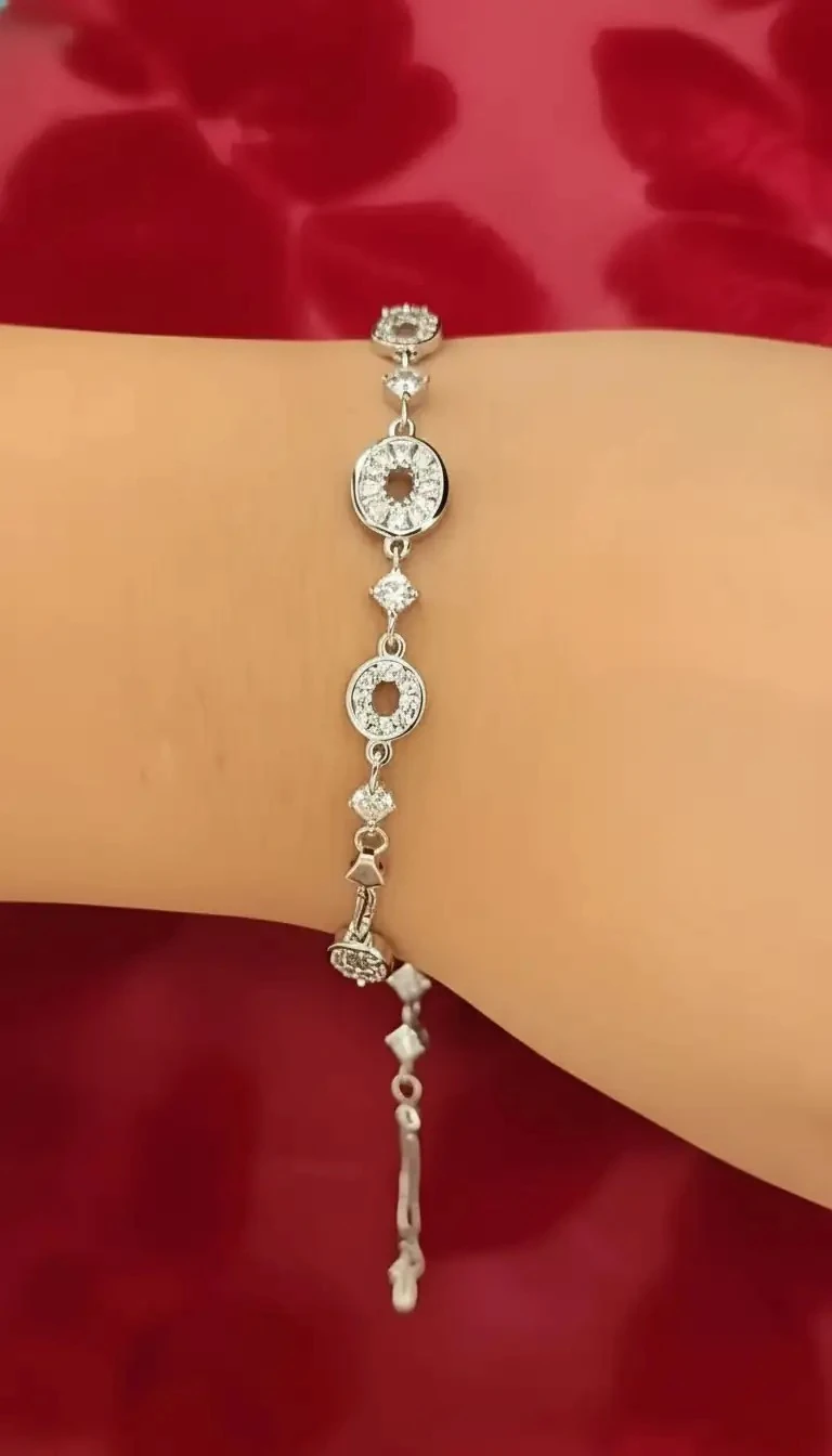 925 Ayar Gümüş Zirkon Taşlı Baget Bileklik – Zarif ve Şık Kadın Takı