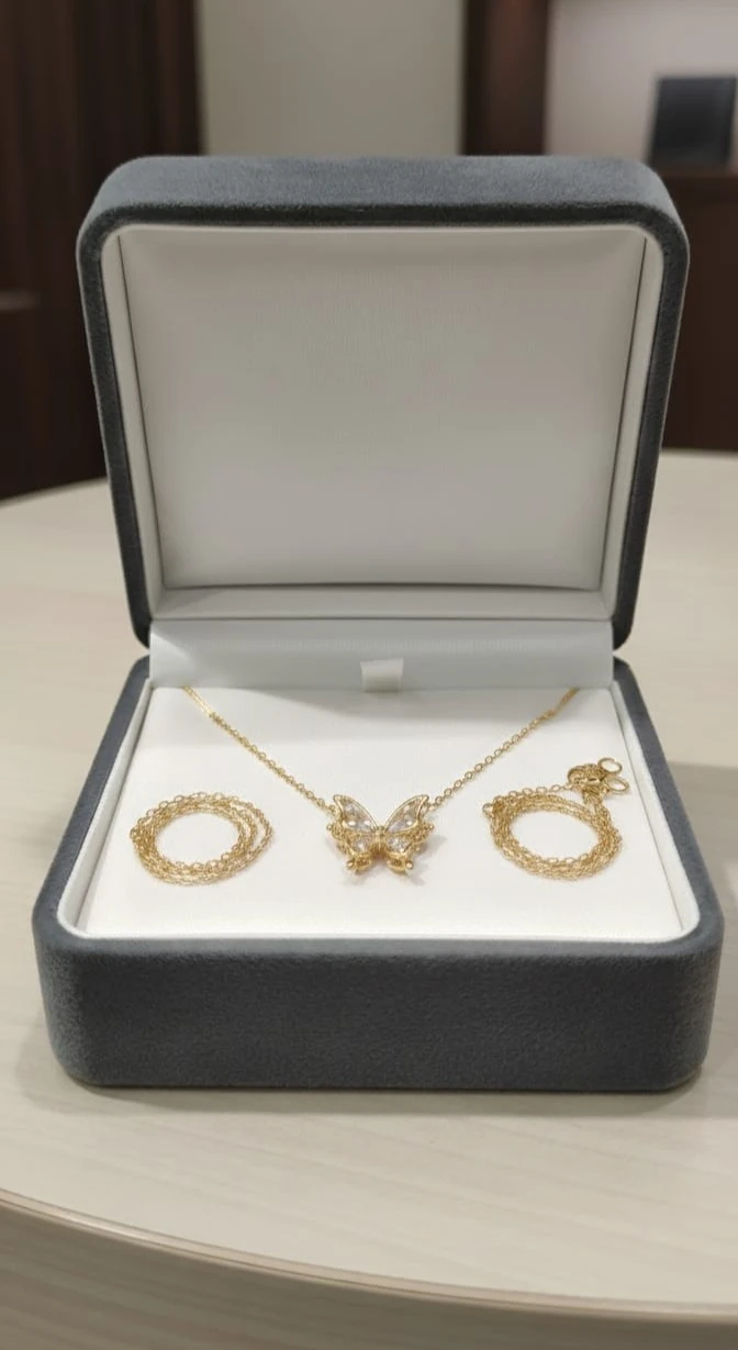 925 Ayar Gümüş Kelebek Model Zirkon Taşlı Kolye – Zarif ve Işıltılı Kadın Takı